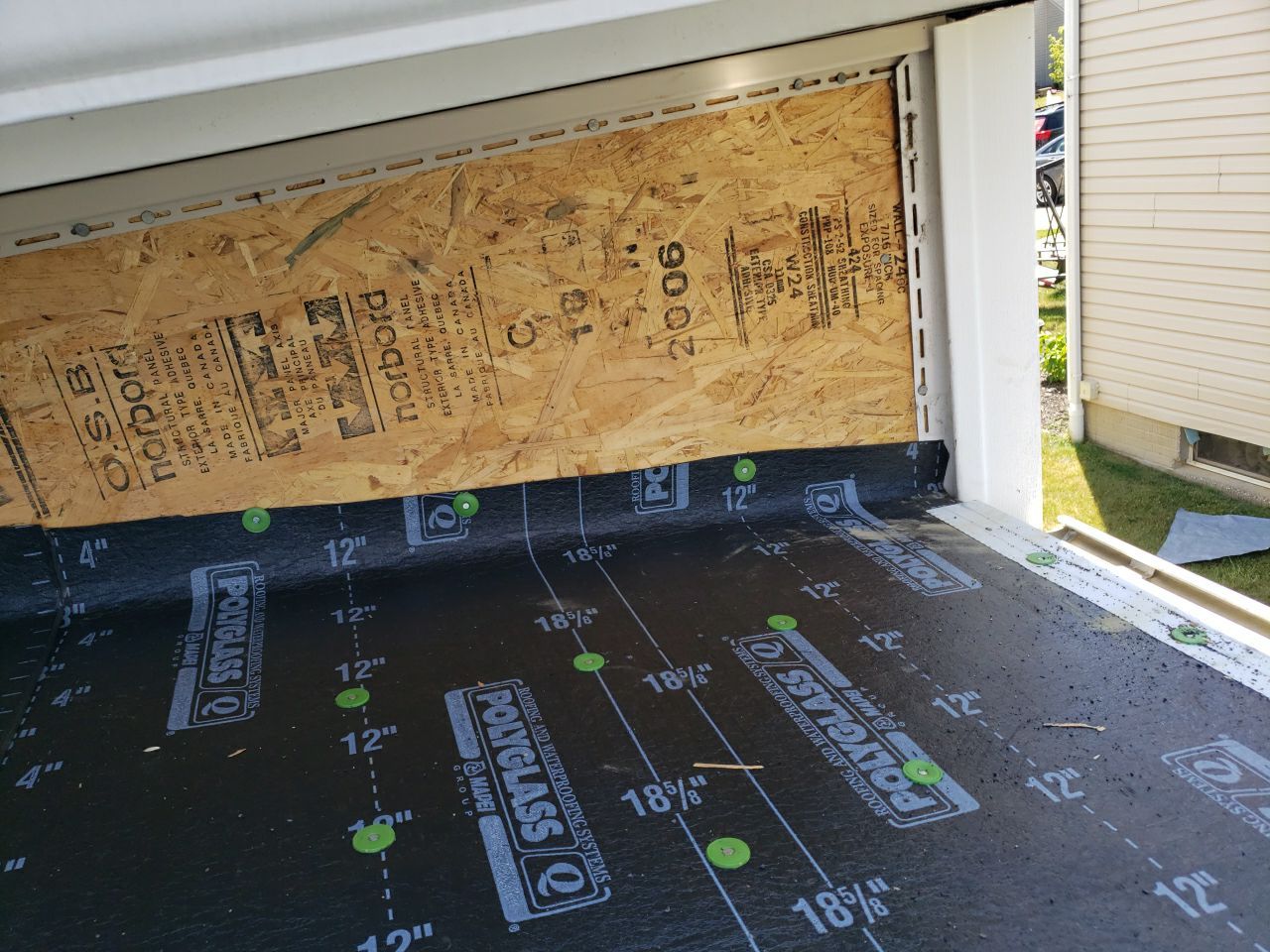 Brand: Atlas Pinnacle Color: Pristine Scotchgarde Copper Canyon Drip: White by Eagle Eye Roofing