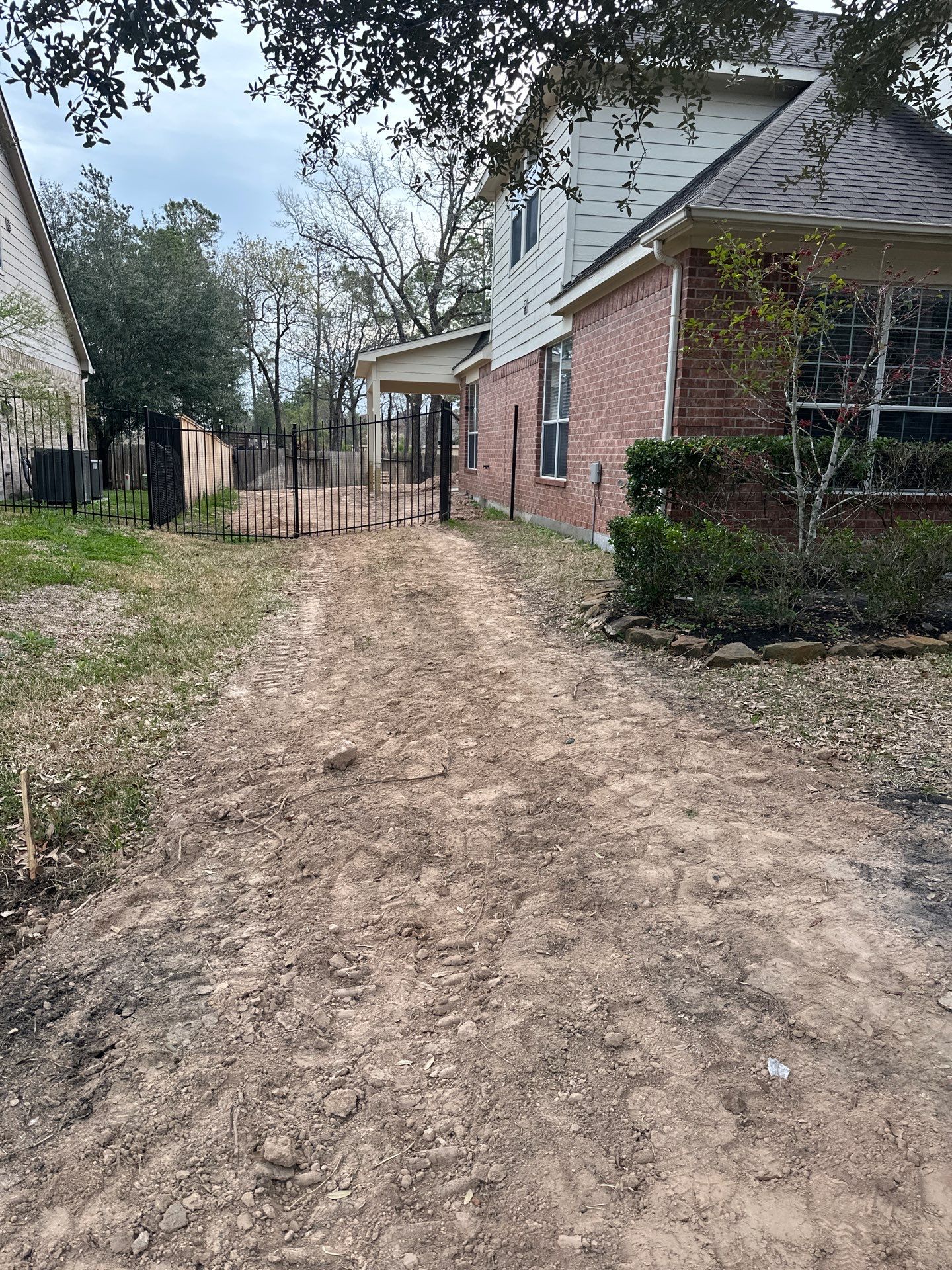 Pool, Patio Cover and Summer Kitchen in Creekside by SophAlx LLC