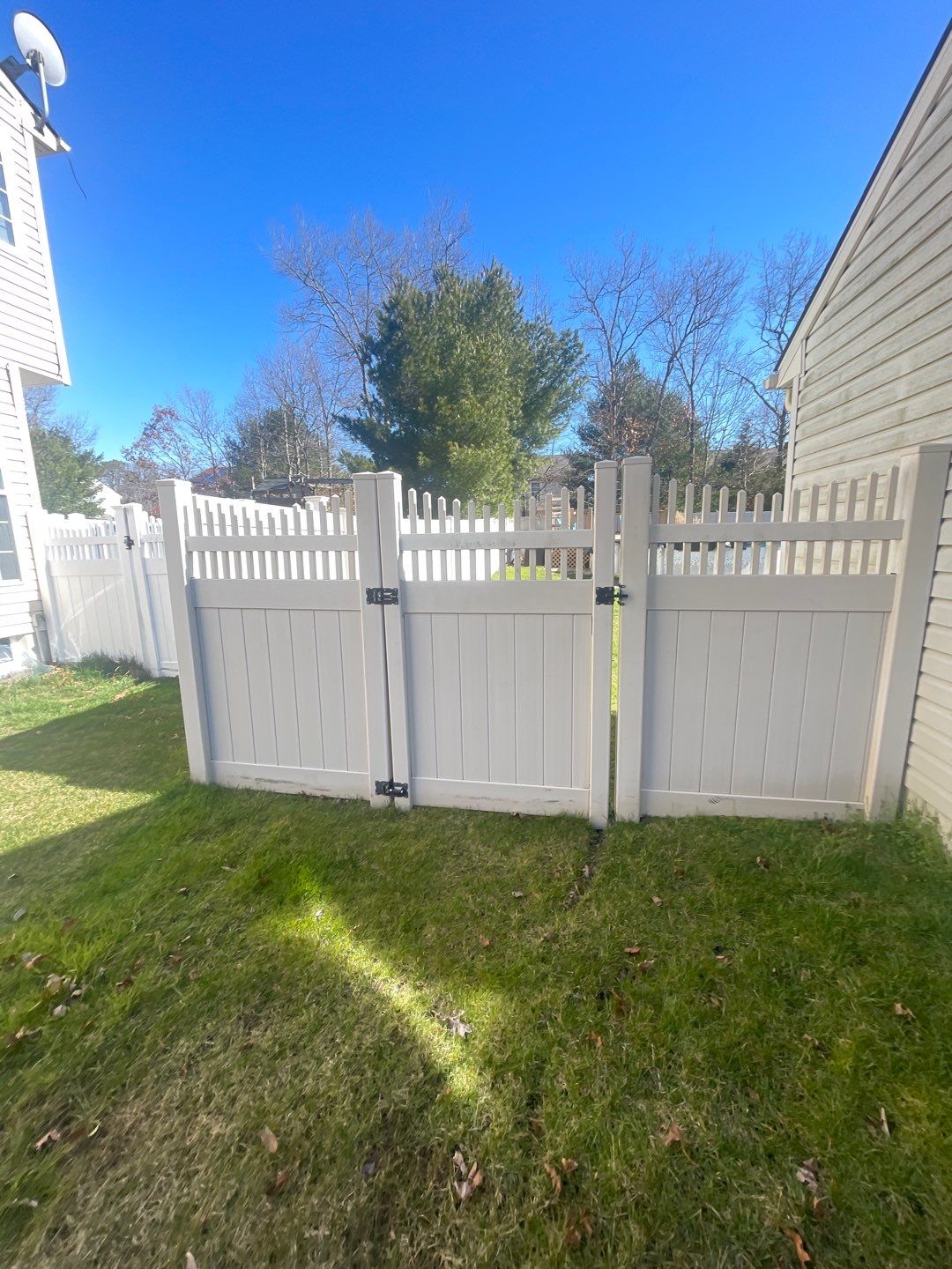 Fence Cleaning-Vinyl & House Wash by SJ Exterior