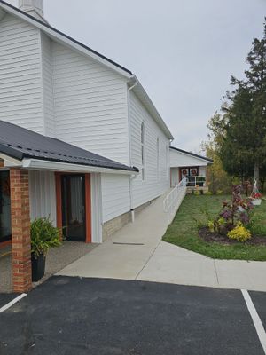 Siding Installation using Mastic 8" white 