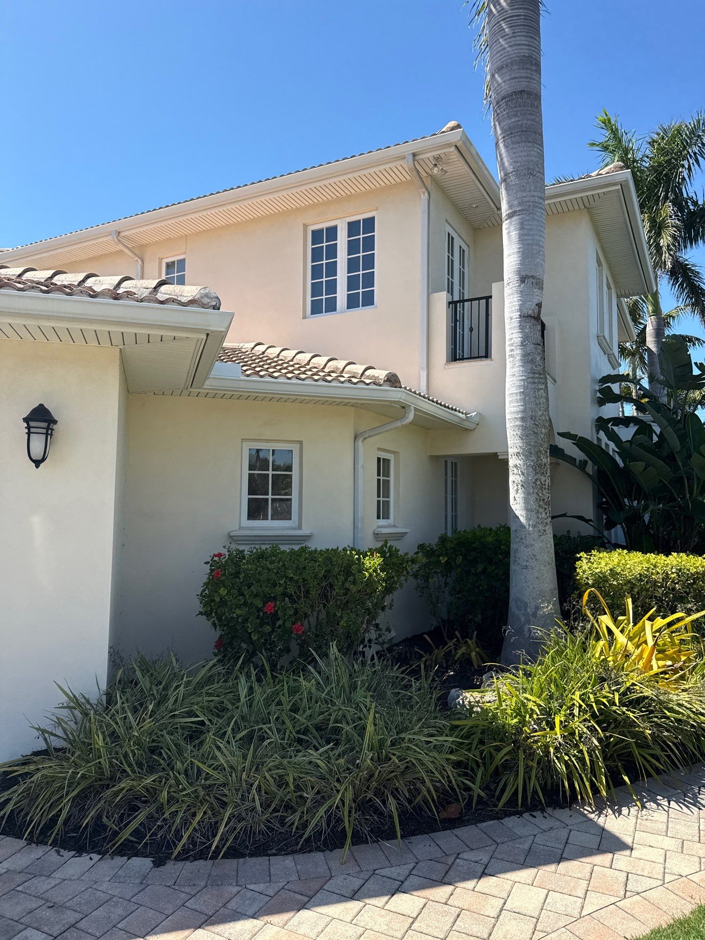 Gutter Cleaning in Sarasota FL by Gutter Professors