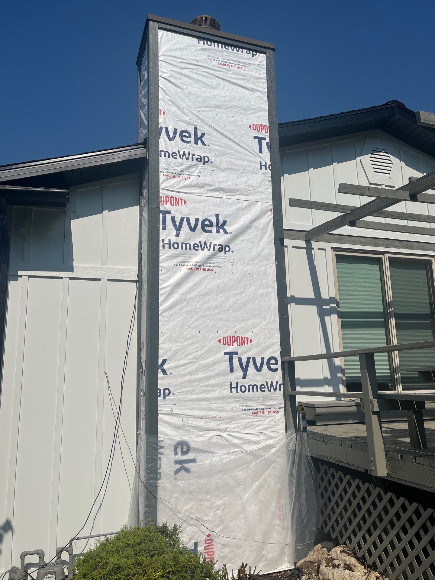 North Ogden | Hardie B&B & Wood-Tone Accent | Arctic White by Ideal Siding Utah