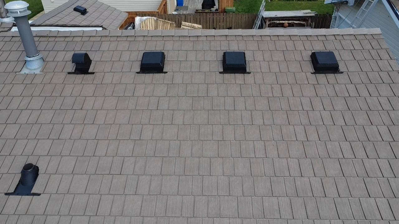 Driftwood on Euroshield Rubber - Shake  by 2thetop Roofing