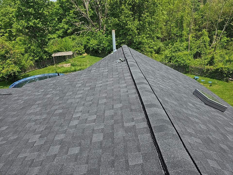 ATLAS PINNACLE COLOR: PRISTINE BLACK by Eagle Eye Roofing