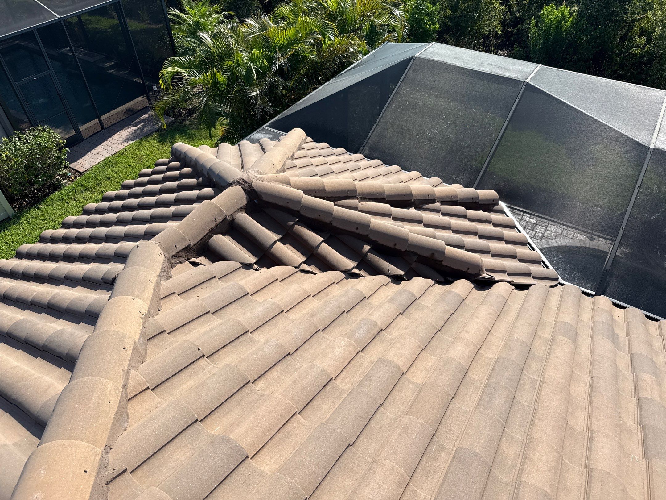 Concrete Tile Roof, Paver Driveway & Lanai Cleaning – Artisan Lakes Esplanade, Palmetto, FL by Sunshine AquaWash