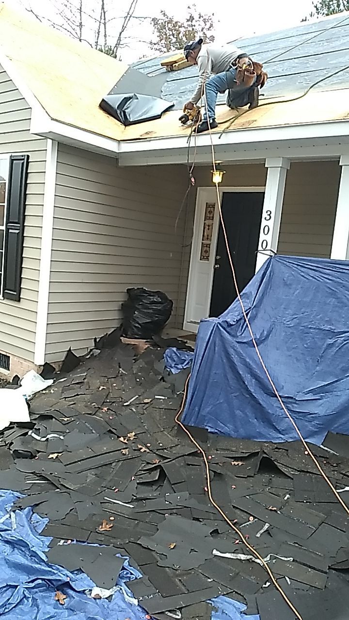 Residential Roofing Installation using Owens Corning Oakridge- Williamsburg Gray by Indigo State Roofing