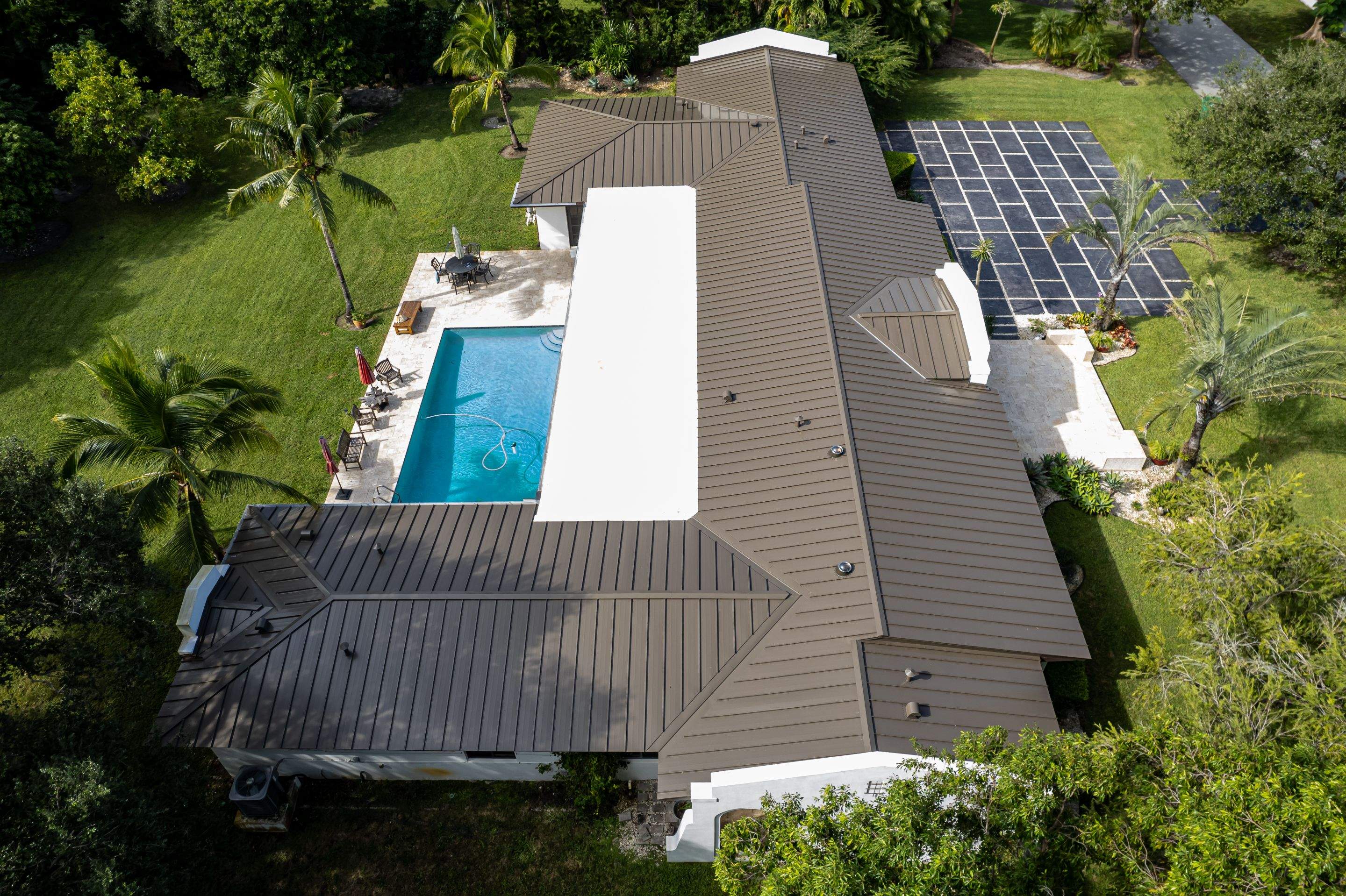 Metal Roof - Galvalume - Medium Bronze by Istueta Roofing