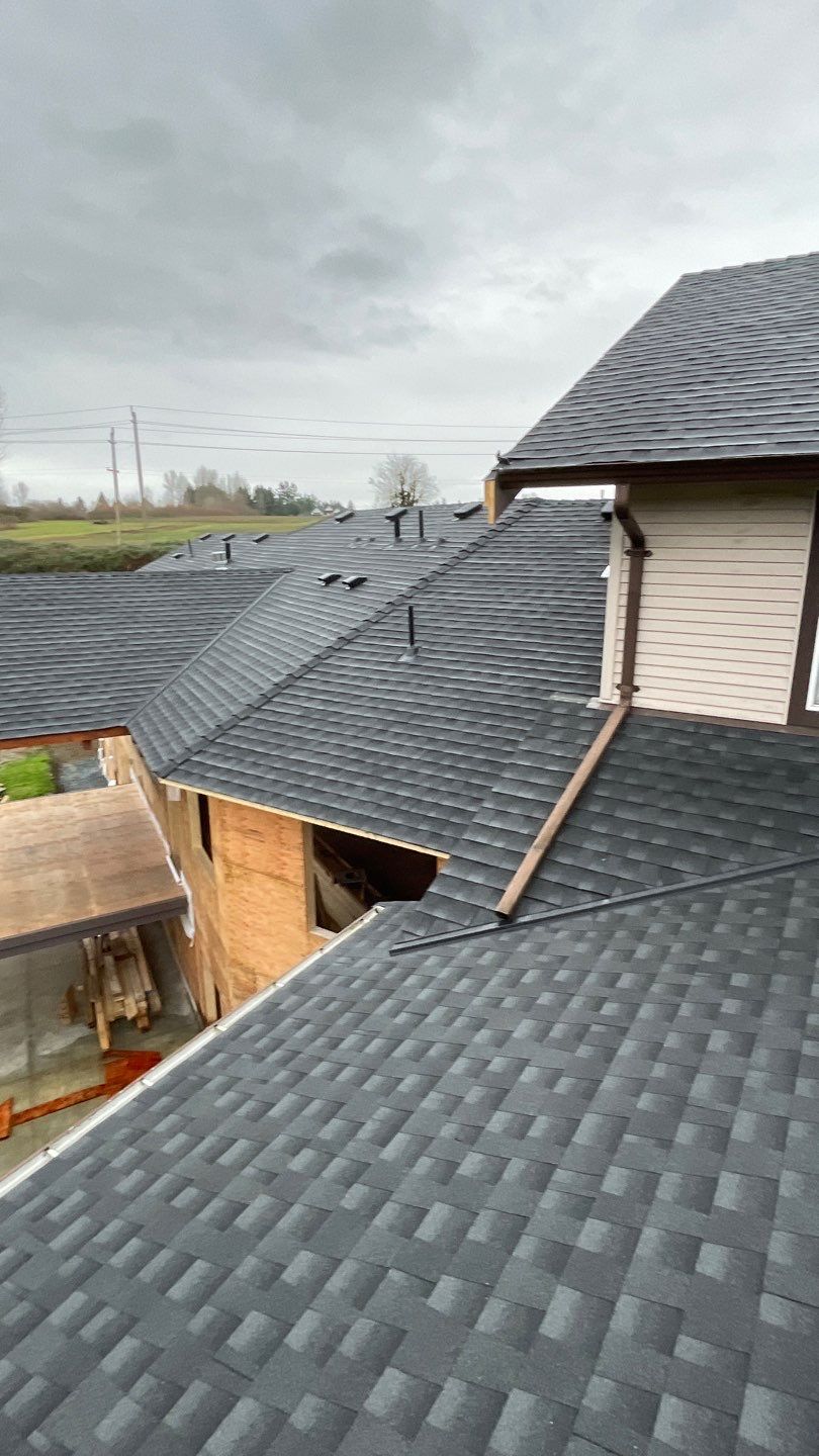 Residential Roofing Installation using GAF Charcoal HDZ by Top Notch Roofing Inc