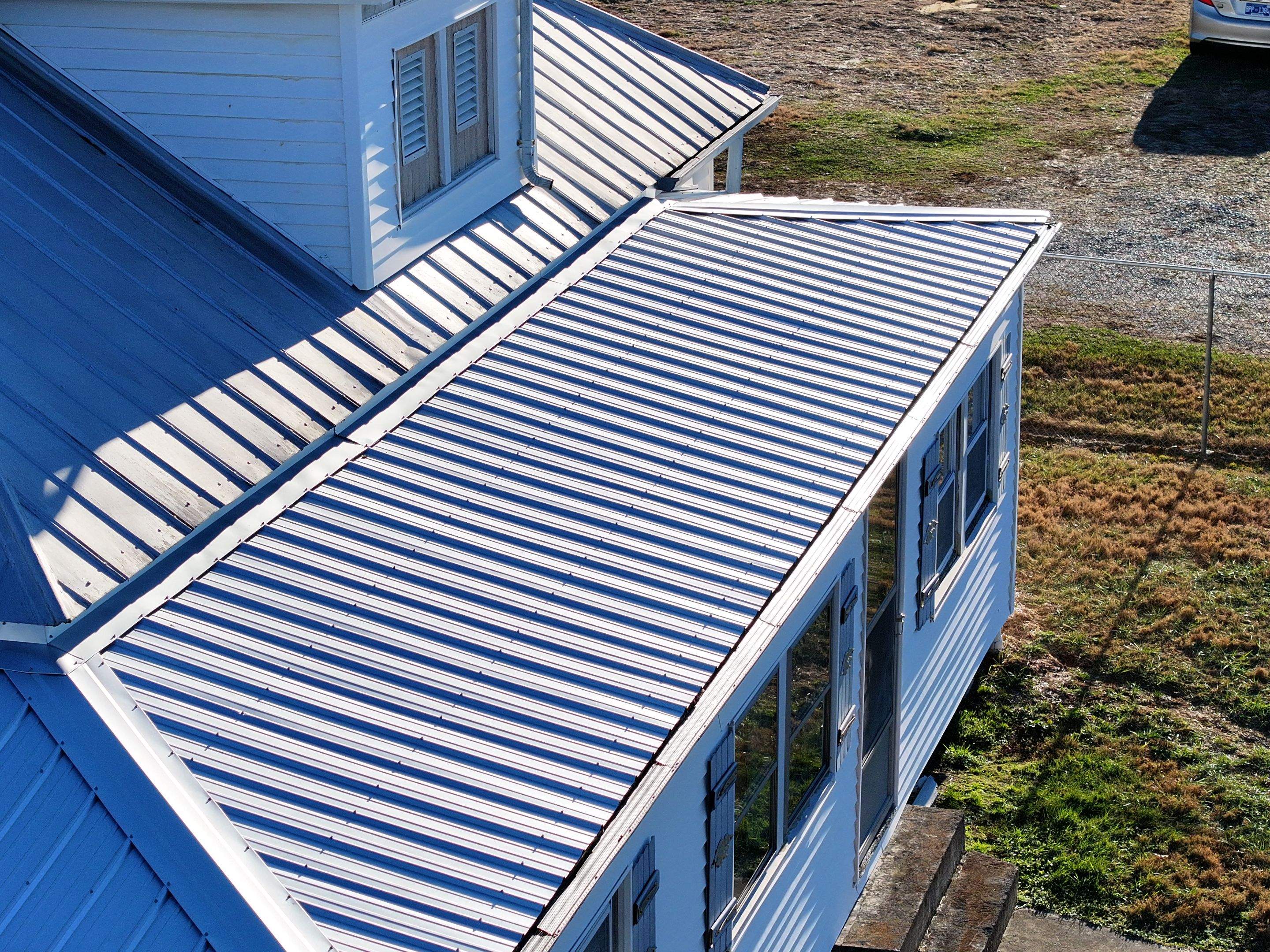Holt Residence by Omnia Roofing