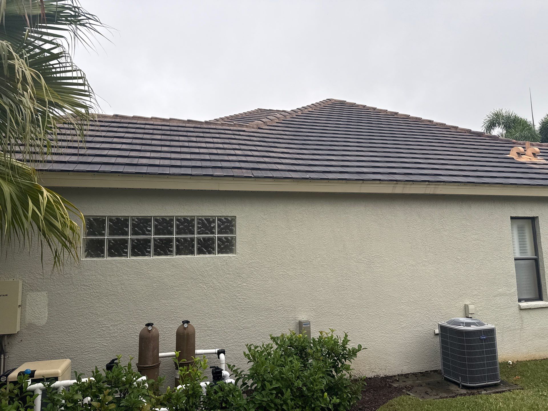 Tile Roof, Gutter & Pool Cage Cleaning – Lakewood Ranch Country Club, Lakewood Ranch, FL by Sunshine AquaWash