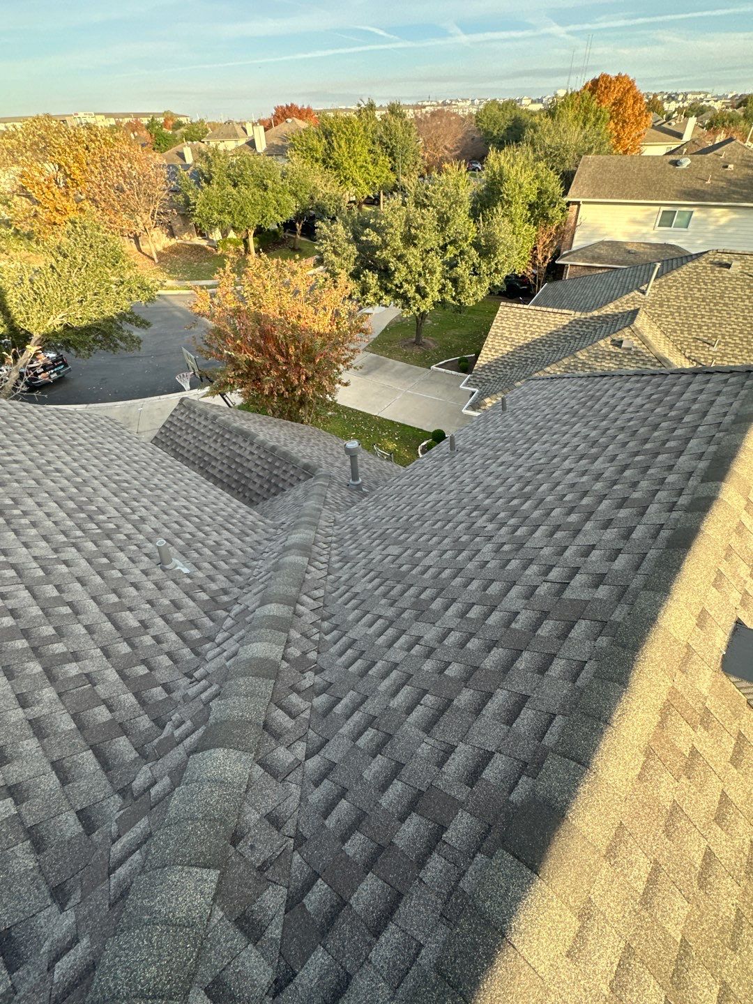 GAF HDZ - Weathered Wood by Elite Roofing LLC