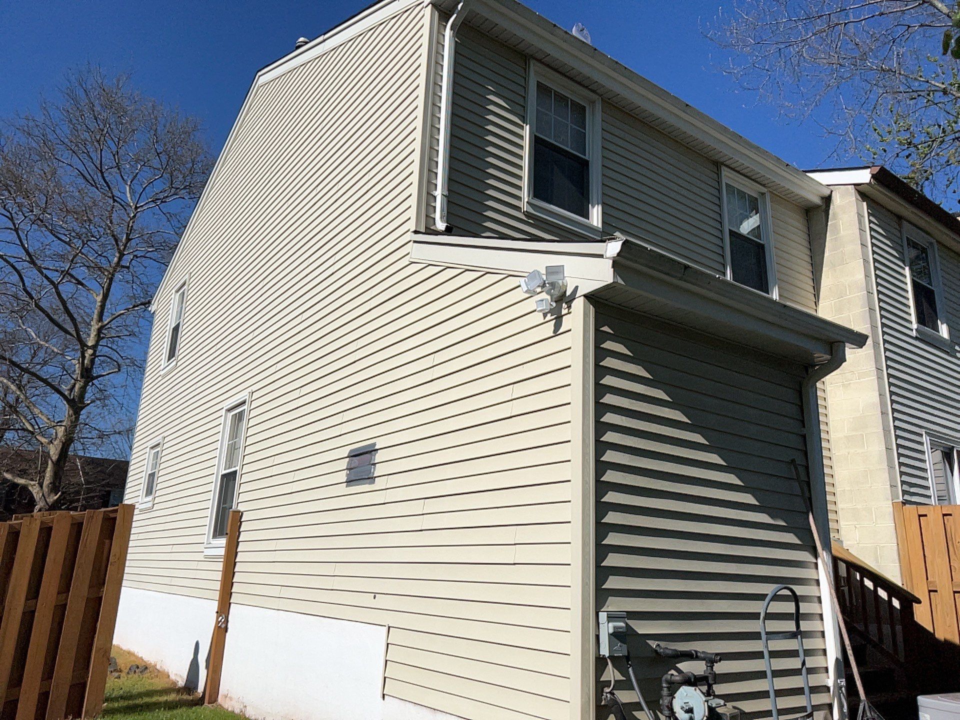 Centreville: CertainTeed Monogram Siding in Sandstone Beige by RM Banning, Inc.