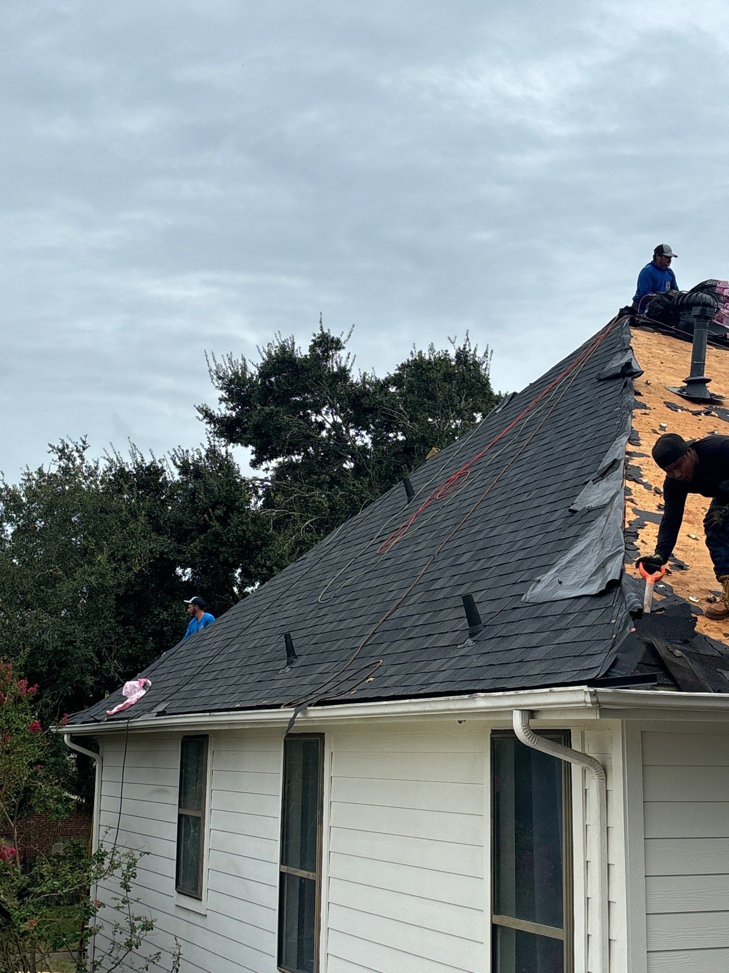 Residential Roofing Installation using Owen's Corning Duration (Lifetime) Shingles by Roof Repair Company
