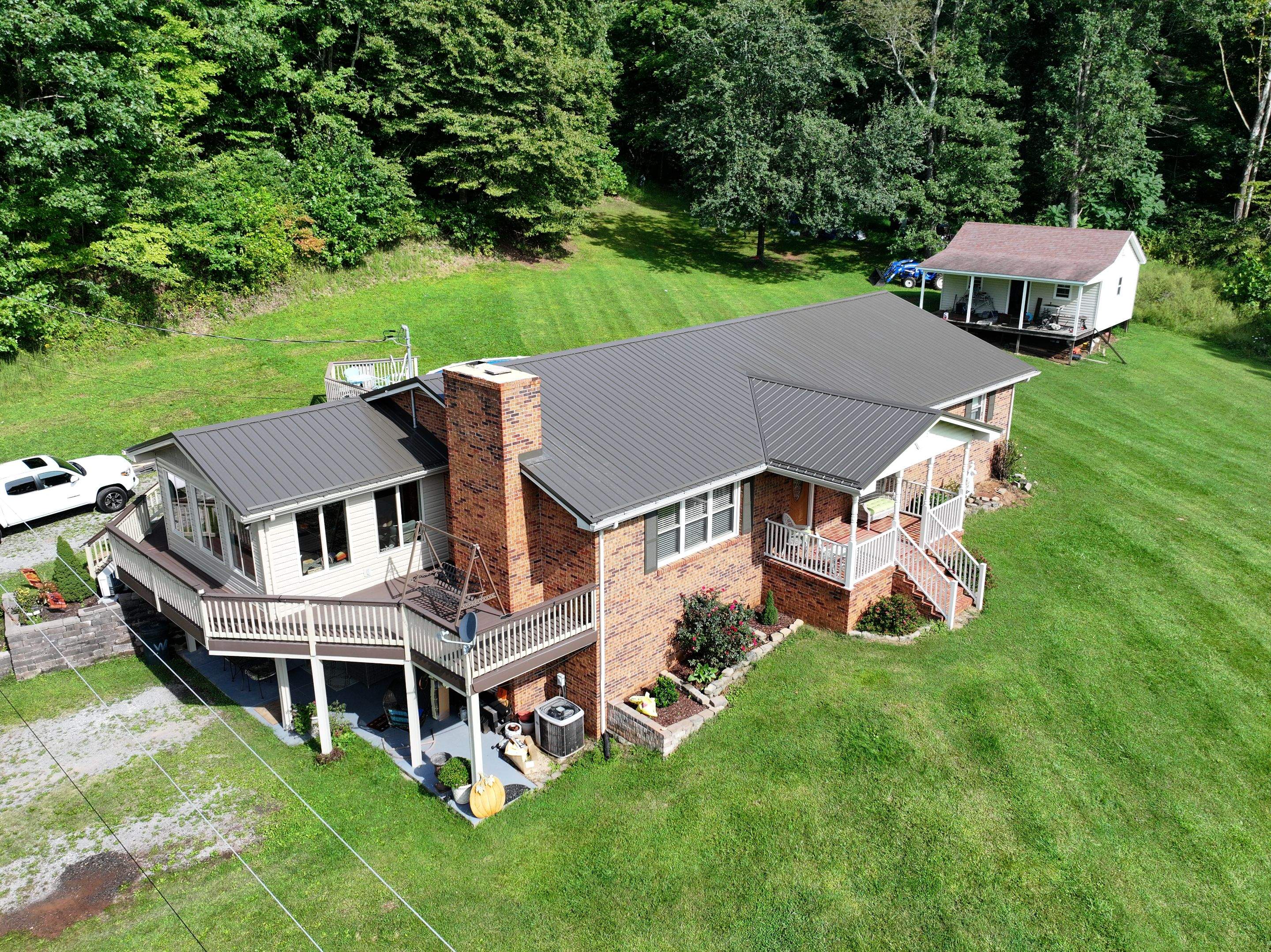 Whisenhunt Residence by Omnia Roofing