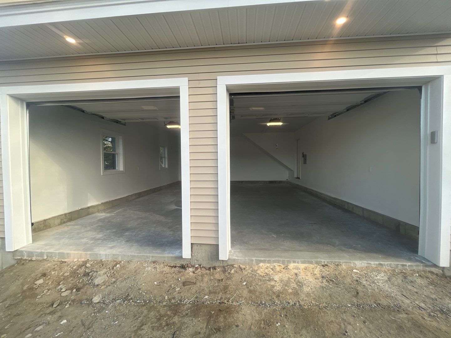 Garage in Nashua, NH 03063 by Symphony Concrete Coatings