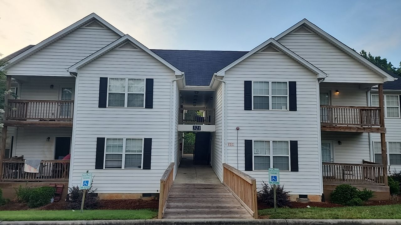 Appartment cleaning by Power Wash Masters LLC