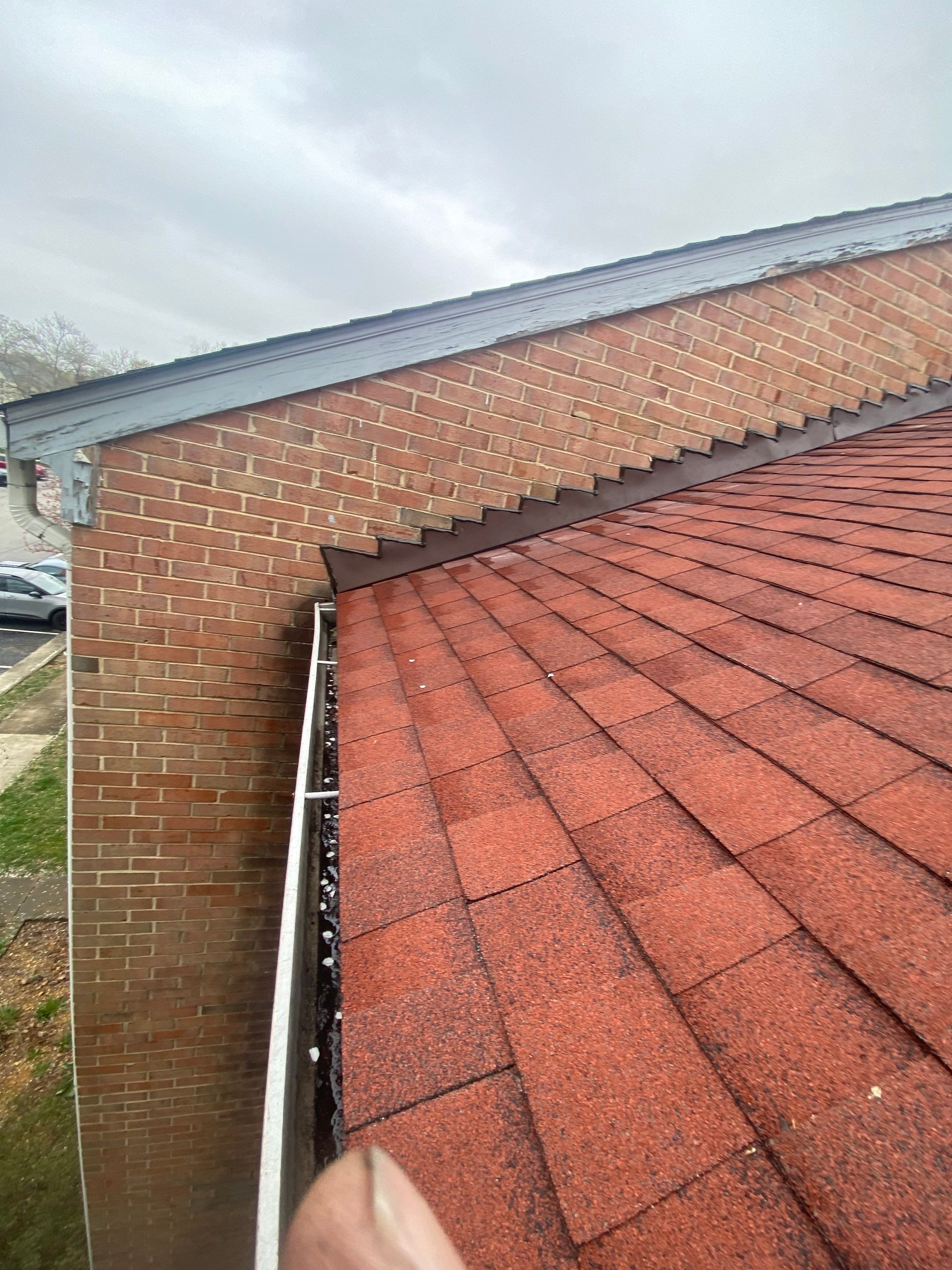 Springfield: Residential Roof Replacement with CertainTeed Landmark Pro in Max Def Red Oak by RM Banning, Inc.