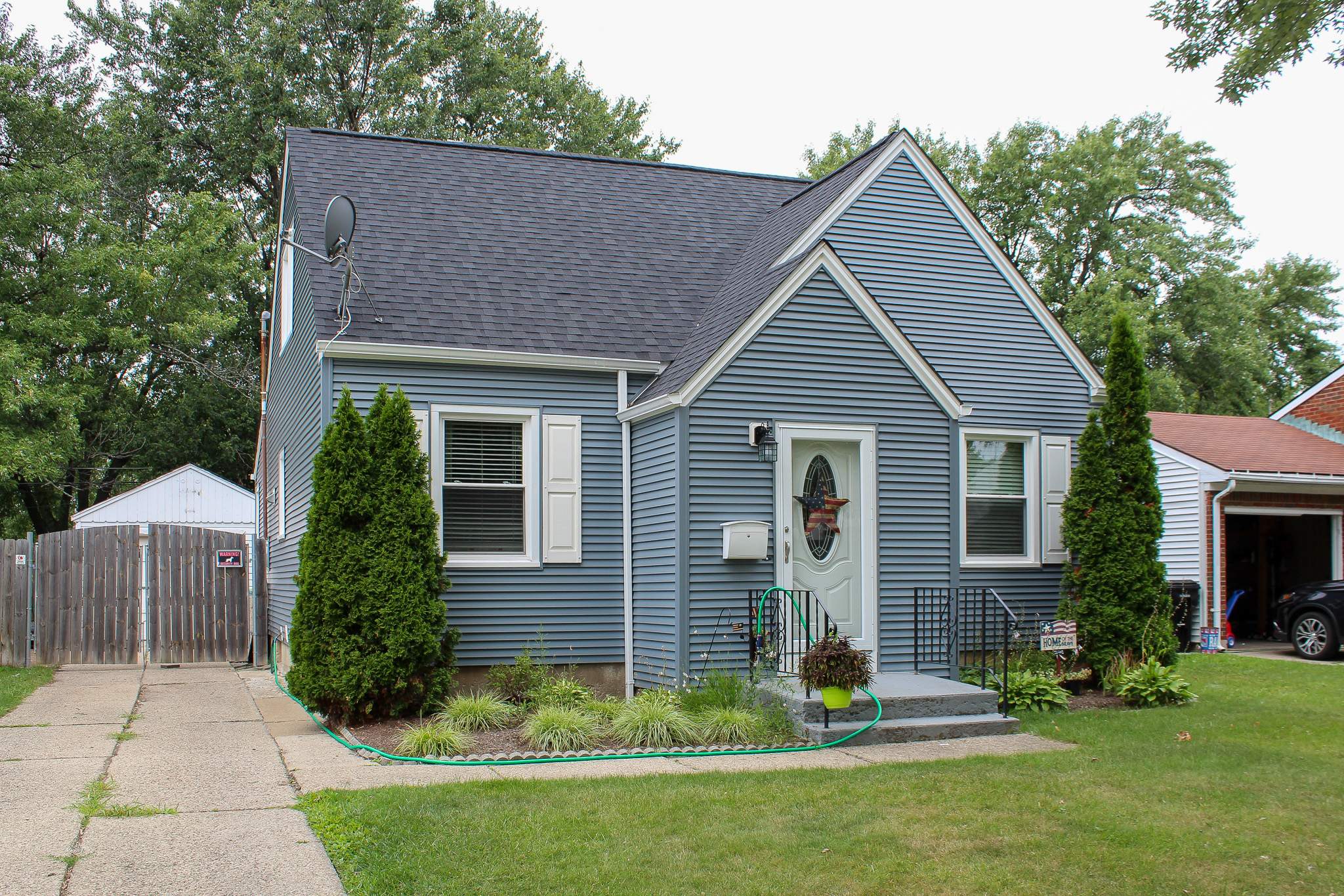 Exterior Siding and Roof by Ivy Lea Construction