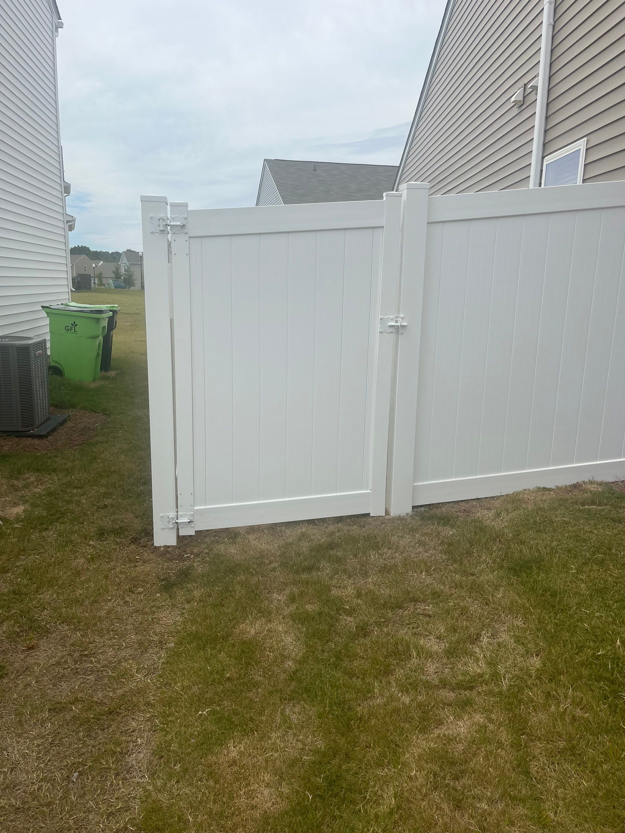 Hamilton Vinyl Privacy Project in Zebulon by Superior Fence and Rail
