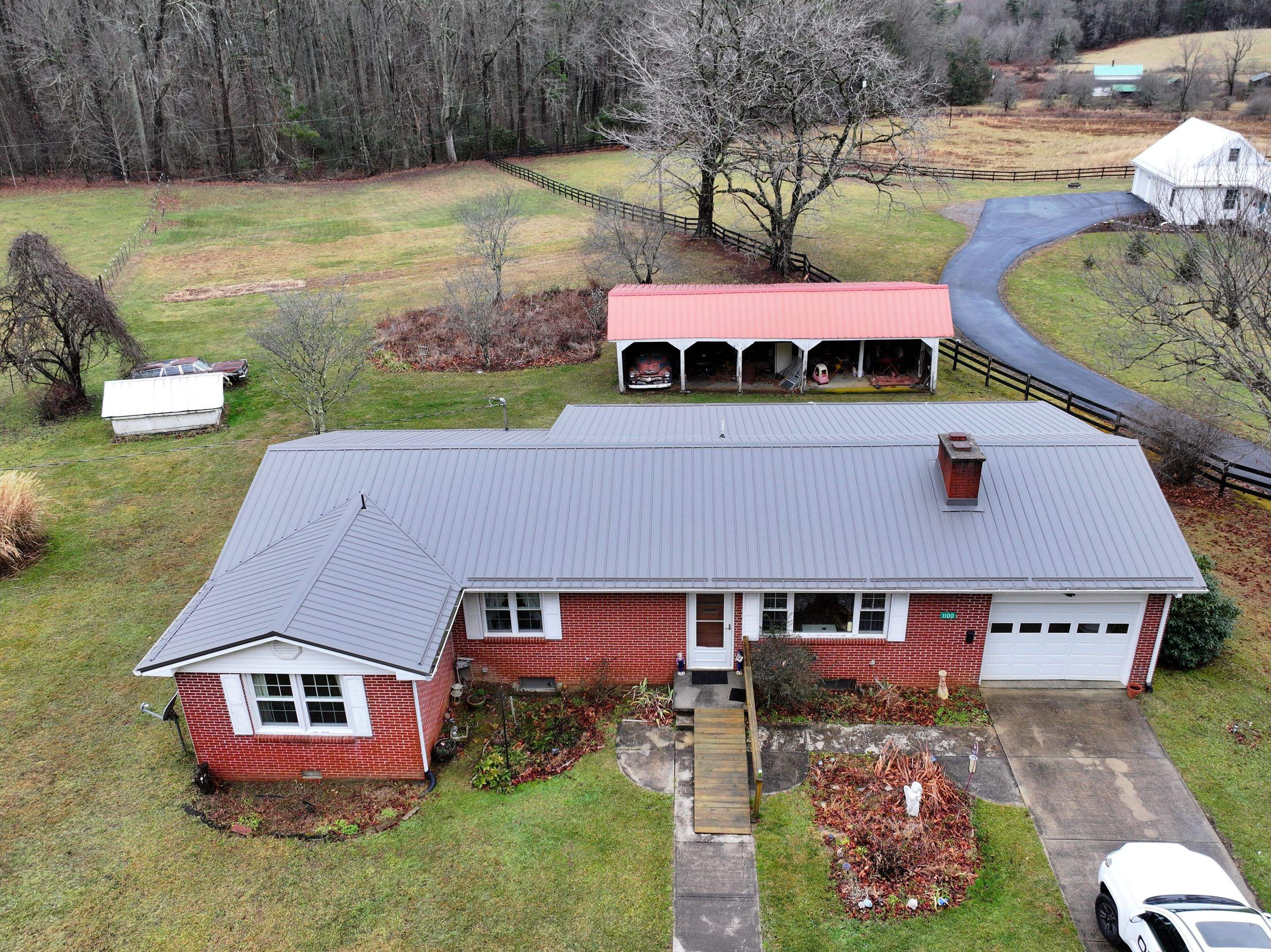 Schofield Residence by Omnia Roofing