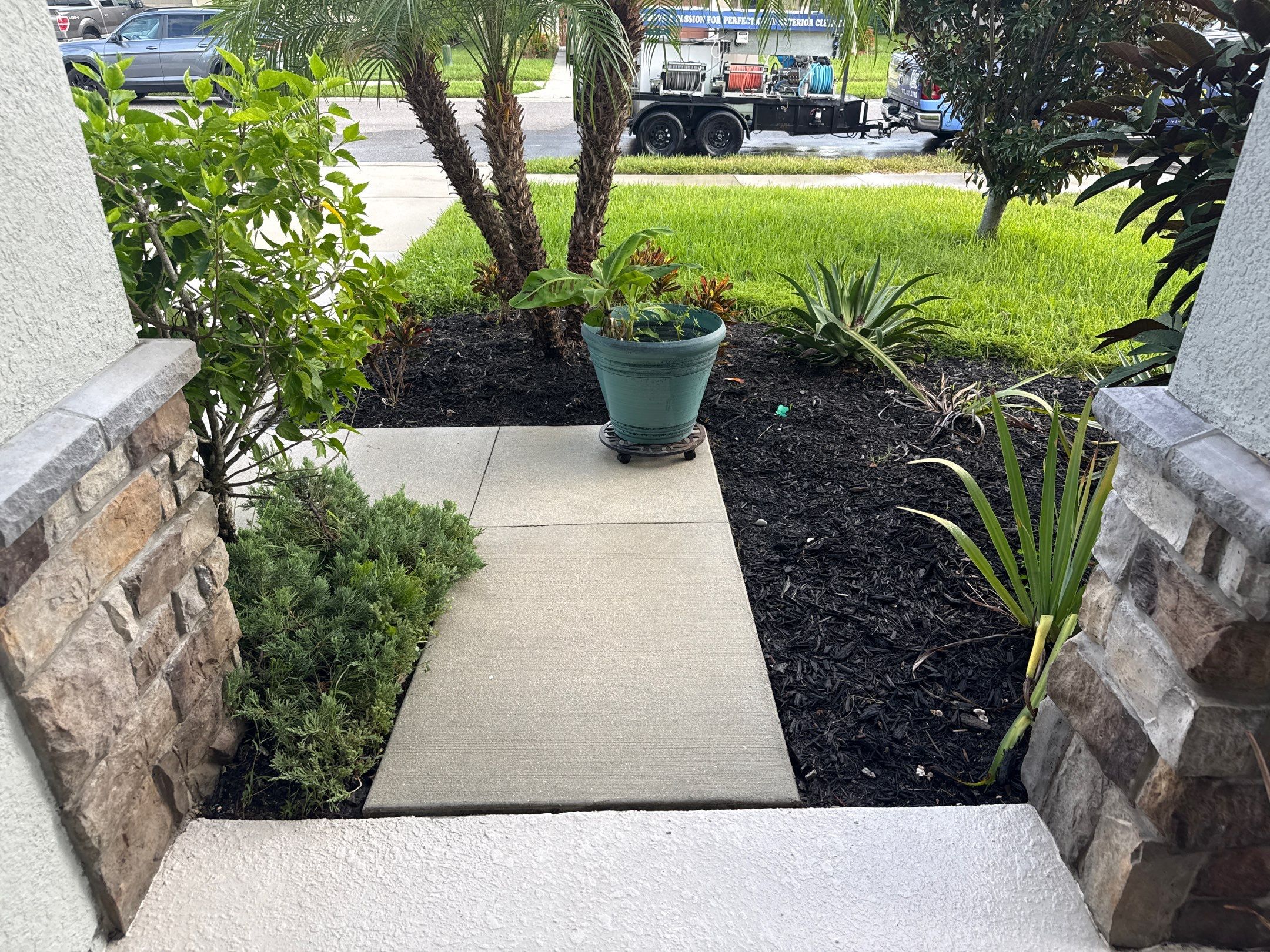 Concrete Driveway Cleaning Trevesta Palmetto FL by Sunshine AquaWash