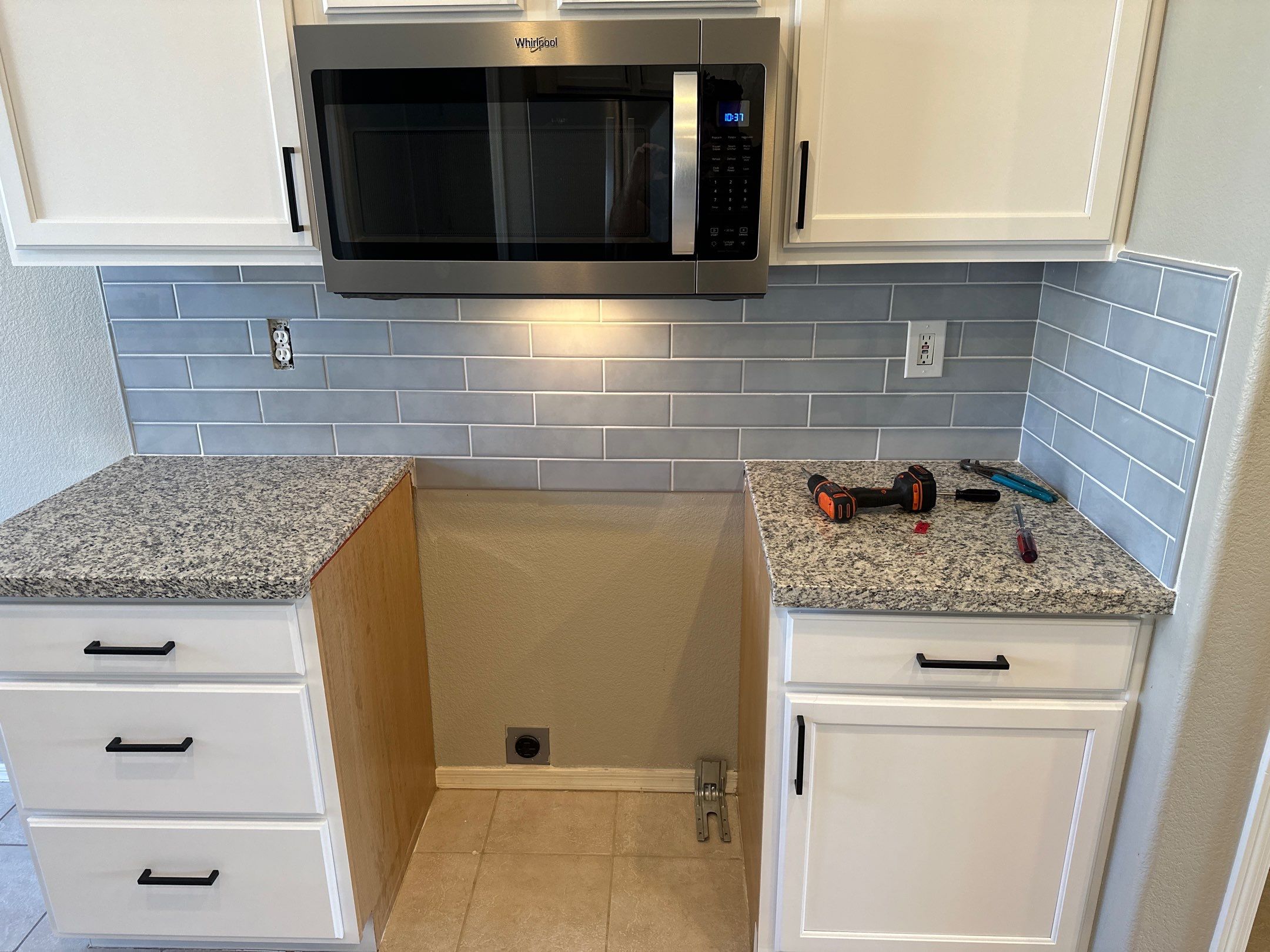 Tile Backsplash by Footprints Floors of Chandler 