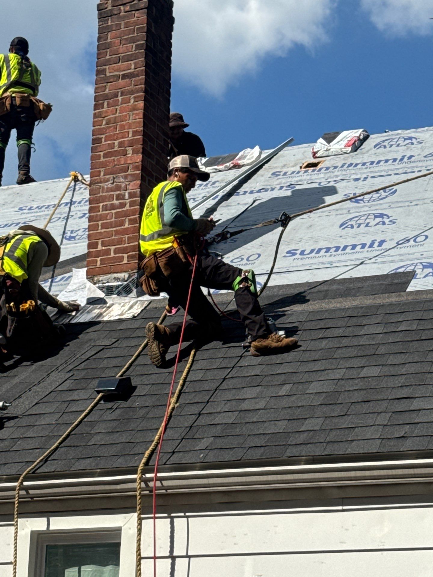 Atlas Pinnacle Pristine: Black Shadow in Wallingford by Golden Shield Roofing
