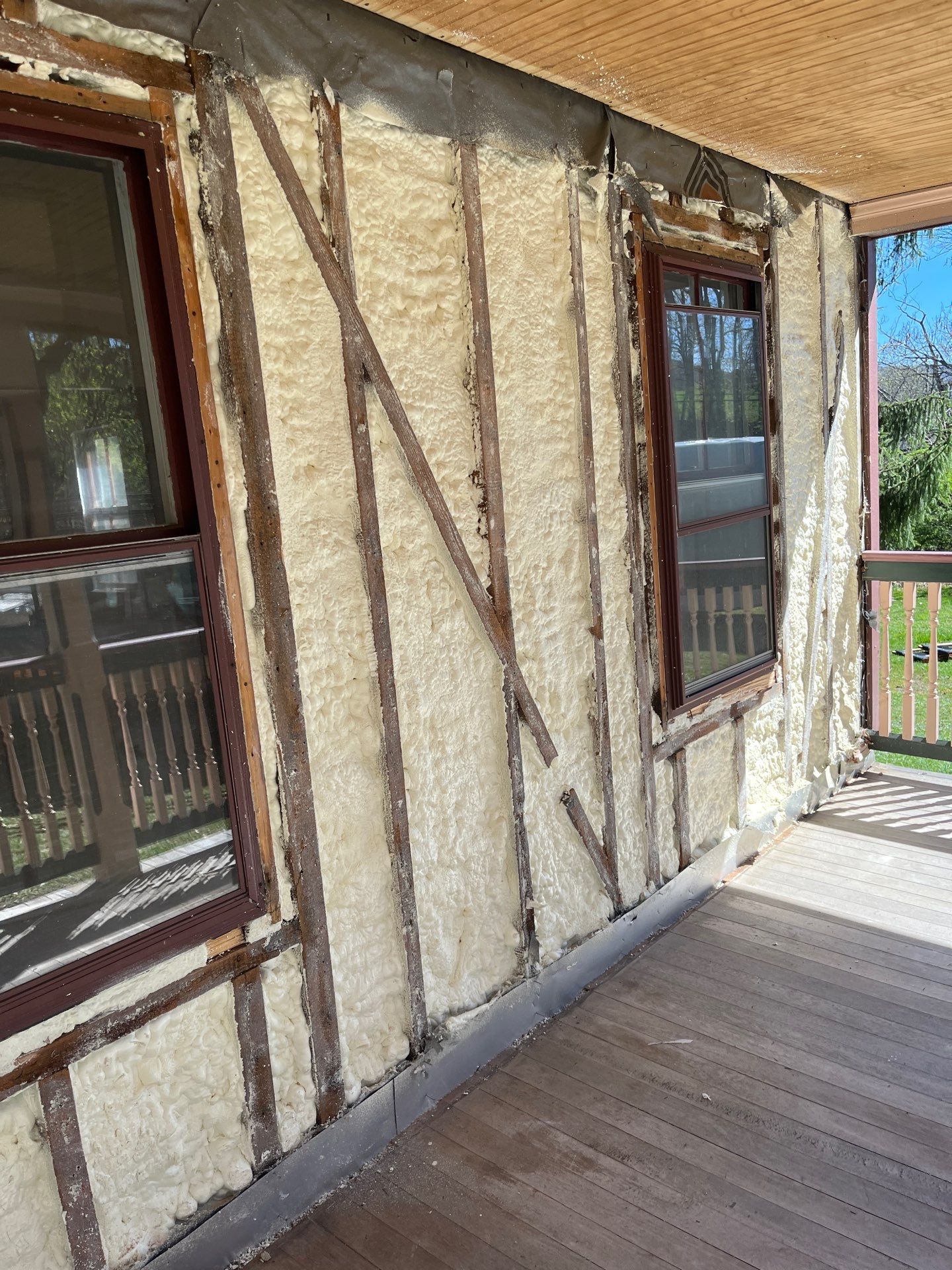Siding Installation using Closed Cell Spray Foam by NYS Foam & Energy
