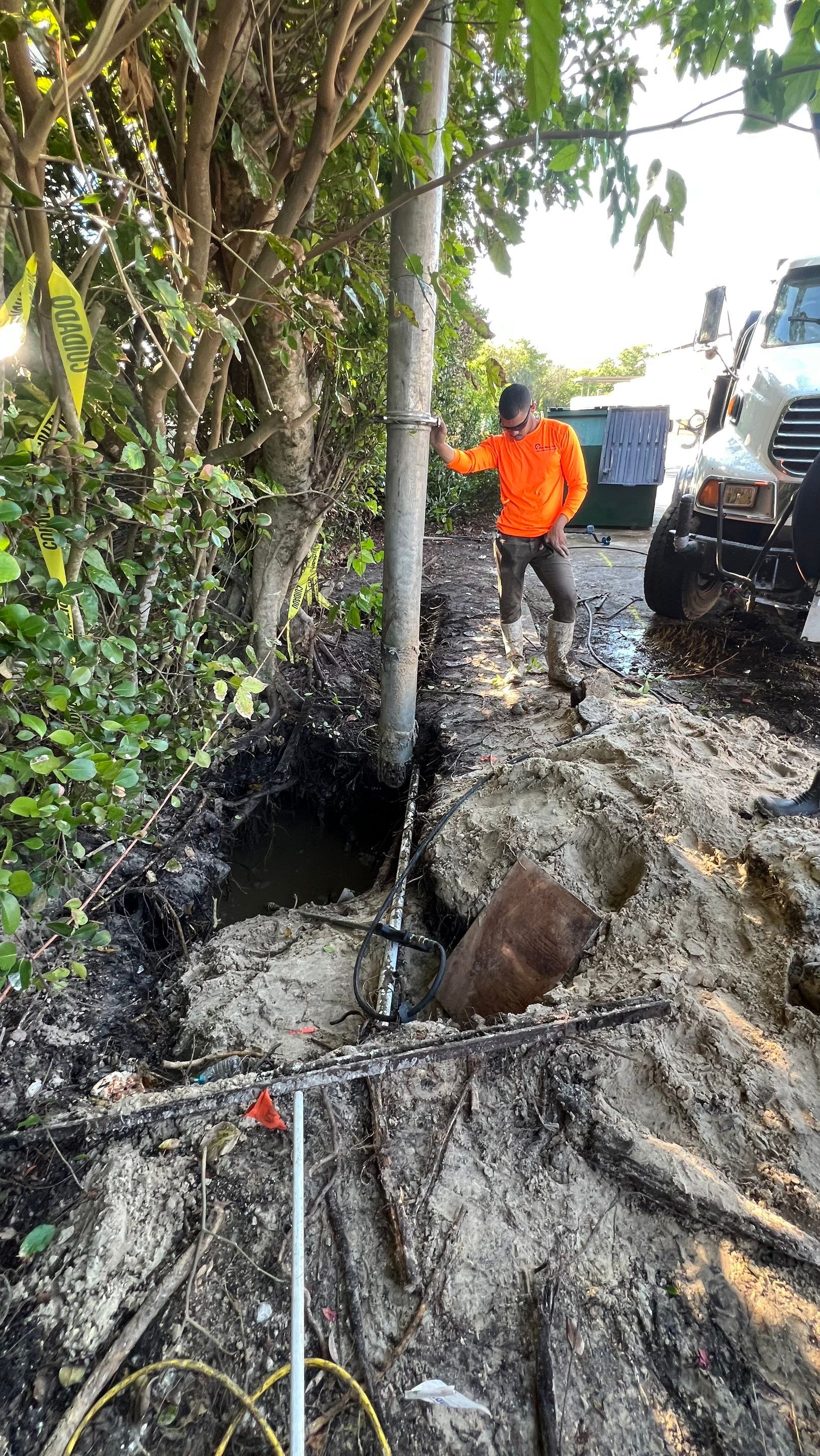 Hydro Excavating a Water Main for Repair by APS Power & Water