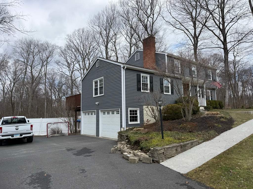 DiGiorgi installs beautiful new roof in New Milford, CT by DiGiorgi Roofing and Siding Inc