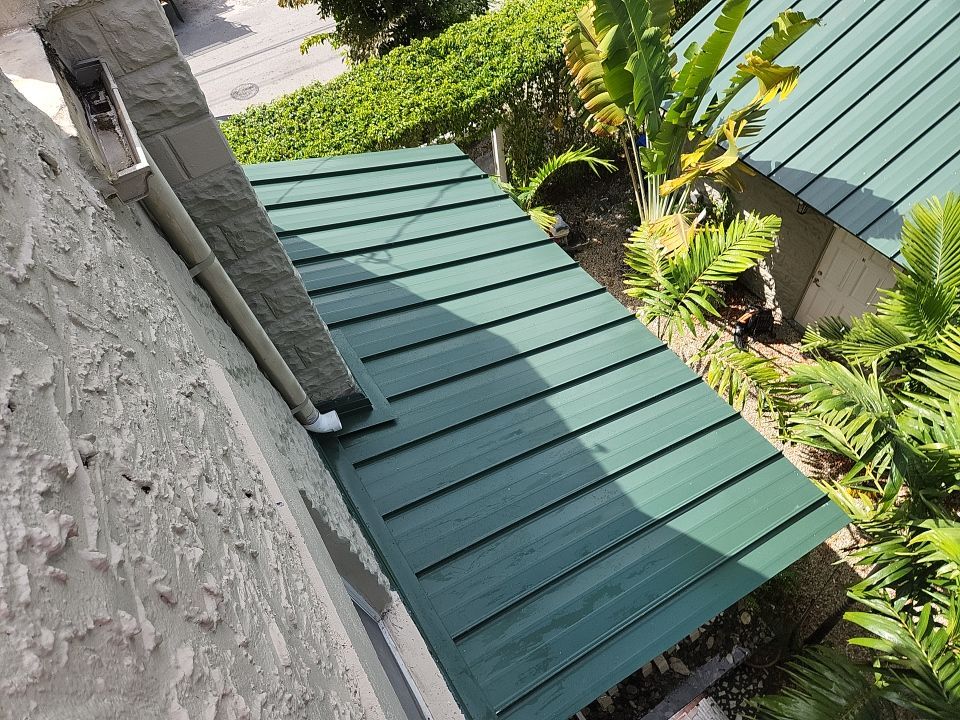 Metal Roof - Galvalume Evergreen by Istueta Roofing