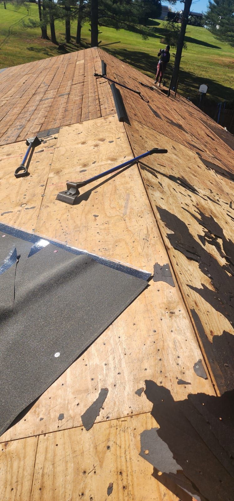 Residential Roofing Installation using GAF Timberline HDZ Charcoal by Rainstoppers Roofing