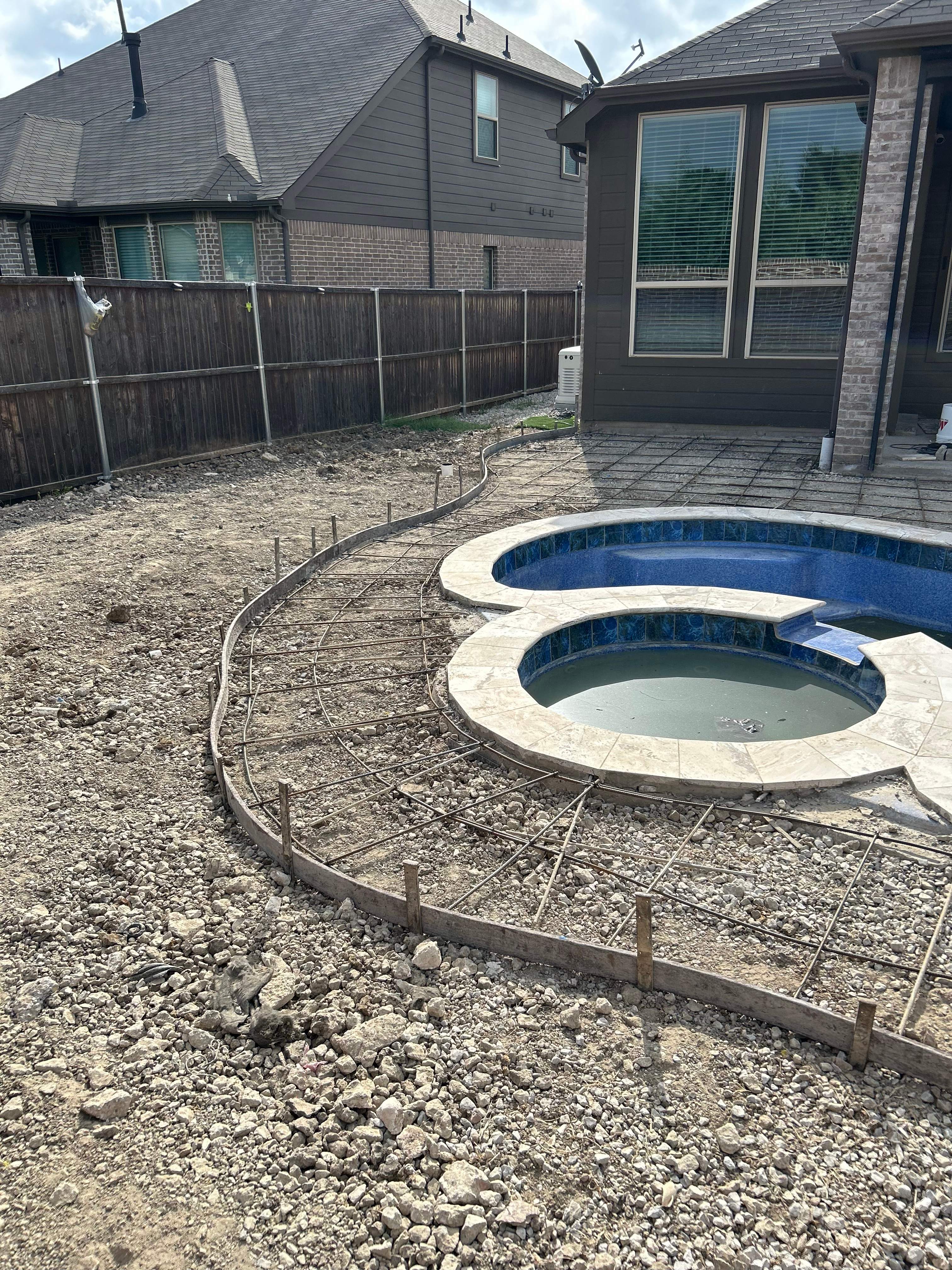 Freeform Pool with Spa by Pinnacle Pools and Spas - DFW