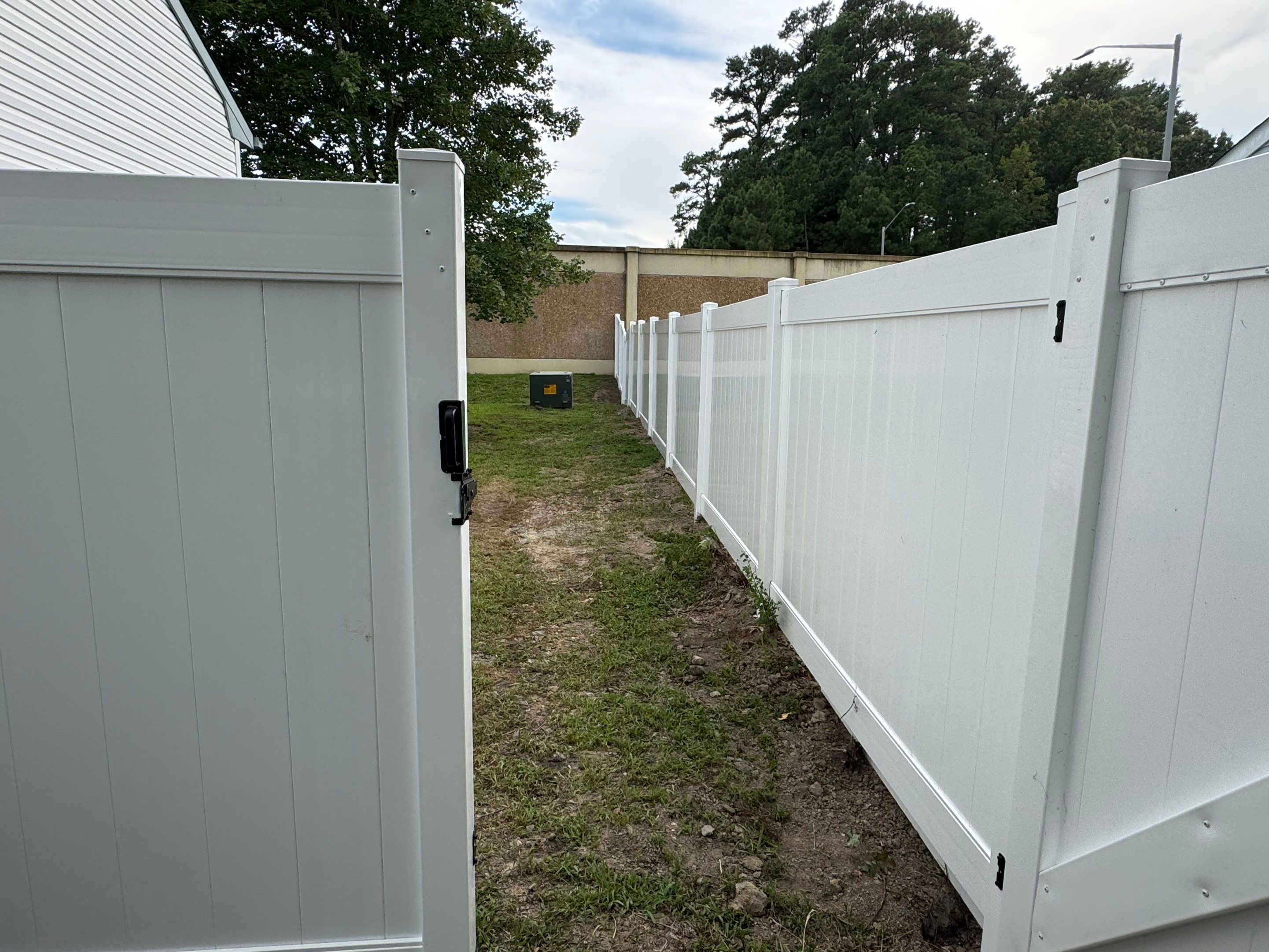The Smart Choice in Fencing by Tidewater Fence