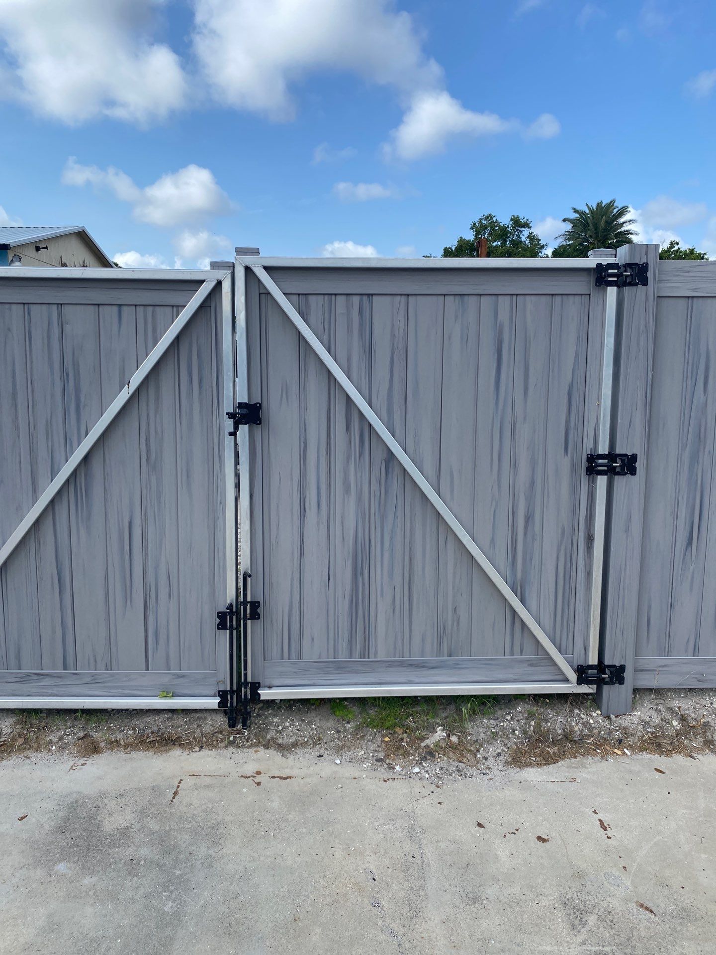 980 Cattlemen Rd  by H&Y Fence