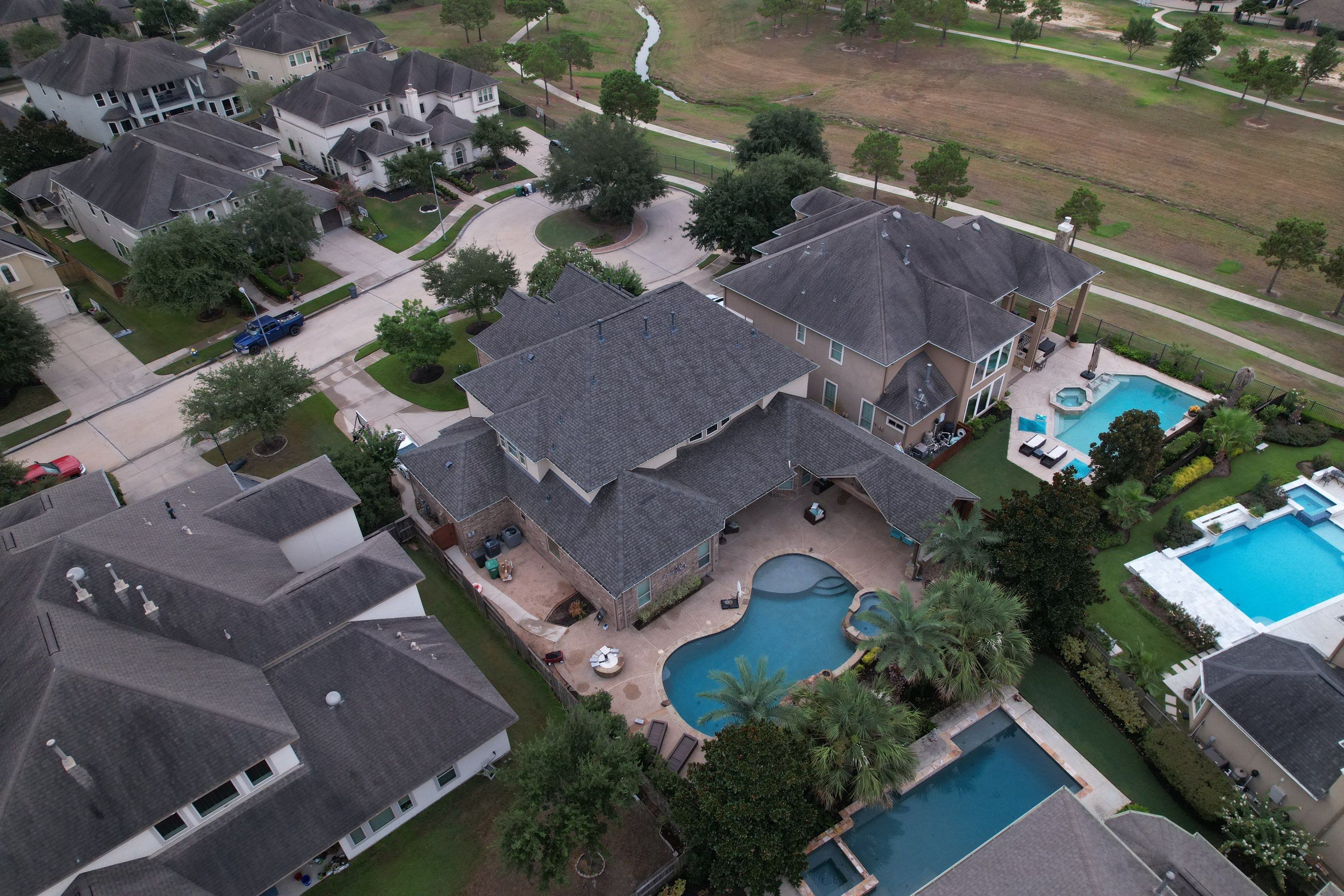 Residential Roofing Installation using CertainTeed Landmark by Vlex Roofing