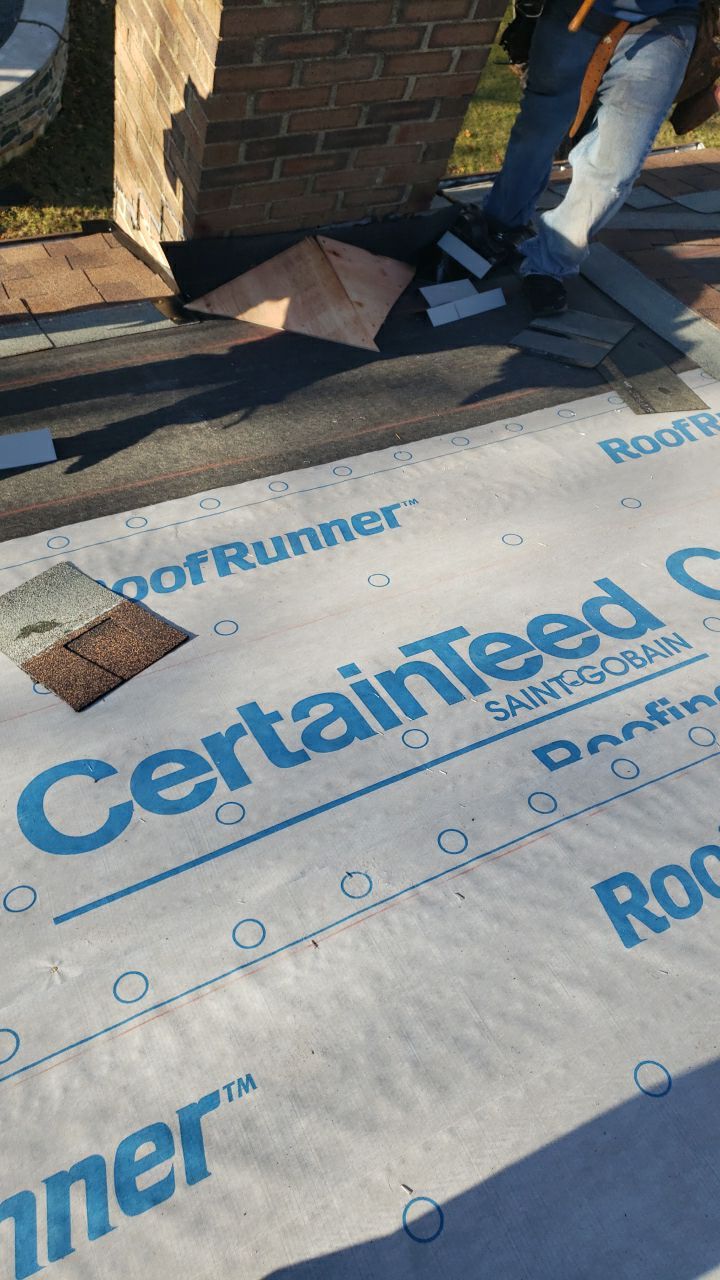 Springfield: CertainTeed Landmark Designer Shingles in Burnt Sienna by RM Banning, Inc.