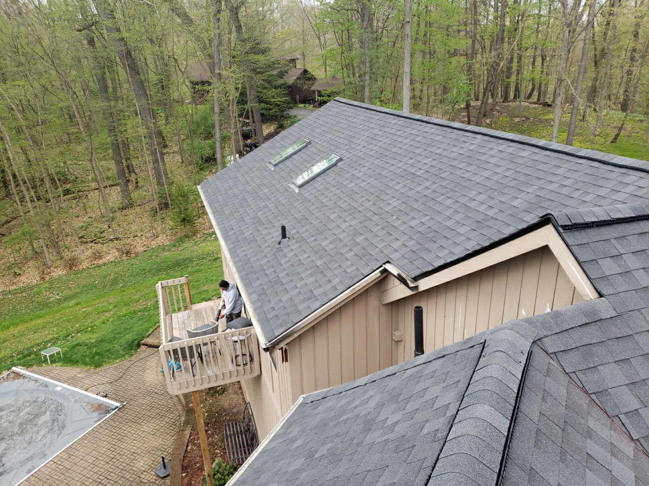 Brand: Atlas Pinnacle Color: Pristine Scotchgard Black Drip: Black by Eagle Eye Roofing