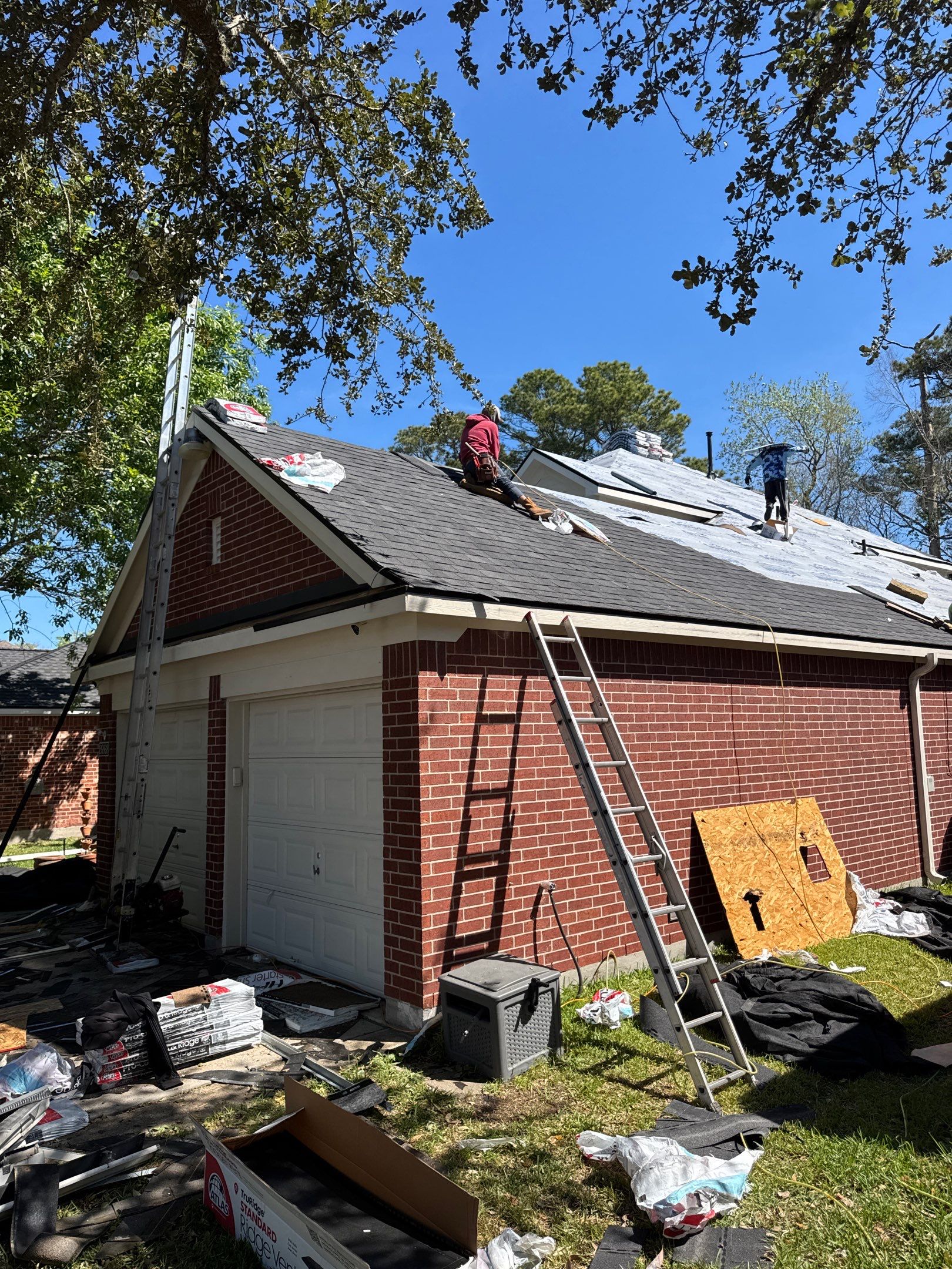 Kingwood Roof Installation using Atlas Pinnacle Pristine by Modern BYLT Roofing & Construction