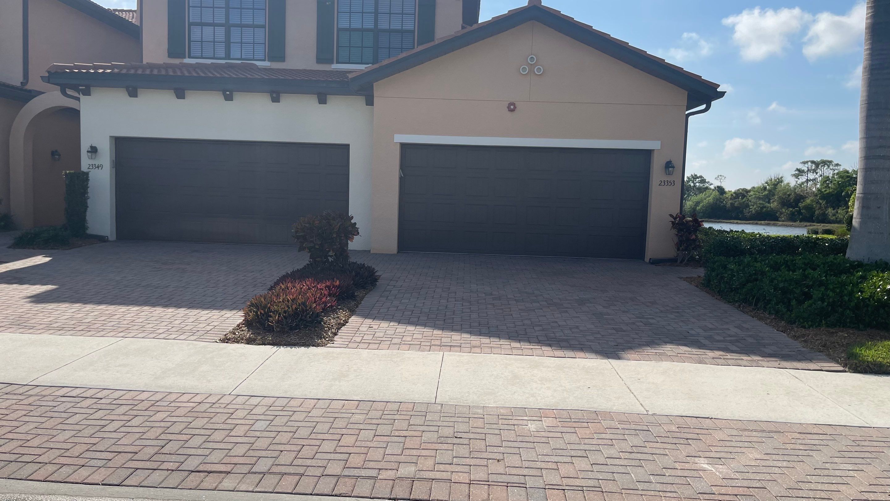 HOA Paver Driveway & Sidewalk Cleaning in Sarasota National, Venice, FL | Sunshine AquaWash by Sunshine AquaWash