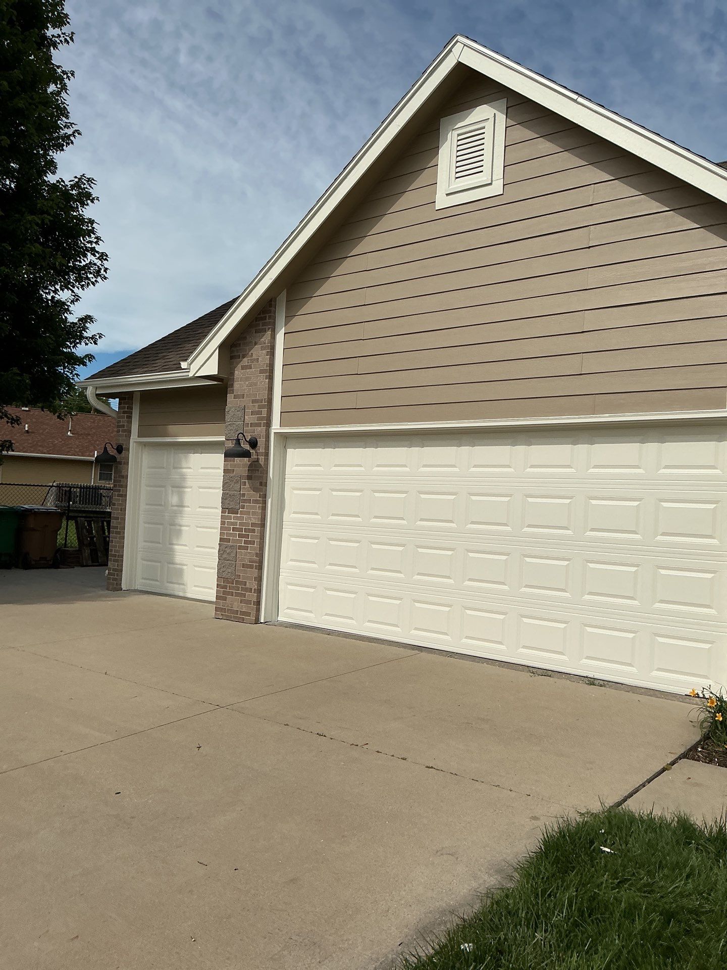 Residential Exterior Repaint  by Midwest Paint LLC