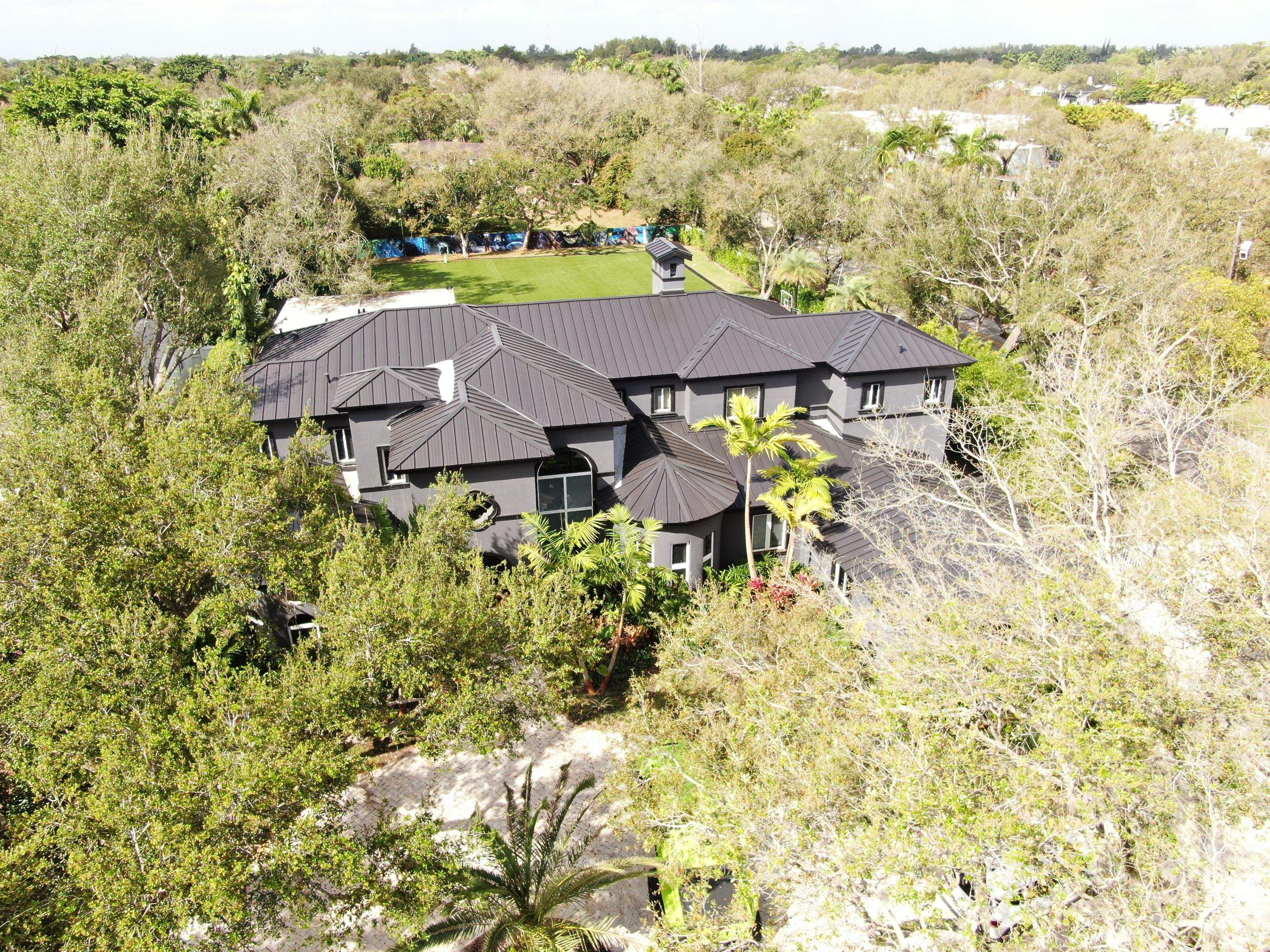 Metal Roof - Galvalume - Matte Black by Istueta Roofing