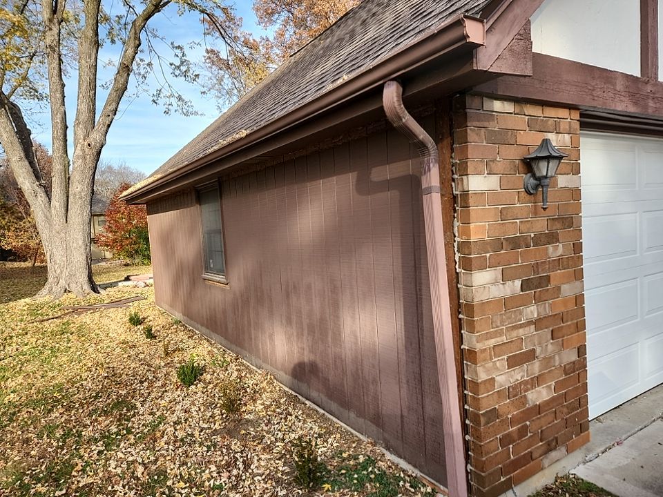 Siding Installation using Spruce Exterior Portfolio Vinyl Siding by EEC  Windows, Siding & Roofing 