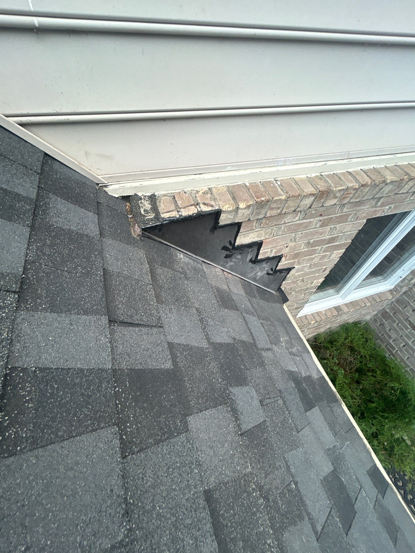 Great Falls : residential Roof with CertainTeed Landmark Pro in Max Def Moire Black  by RM Banning, Inc.