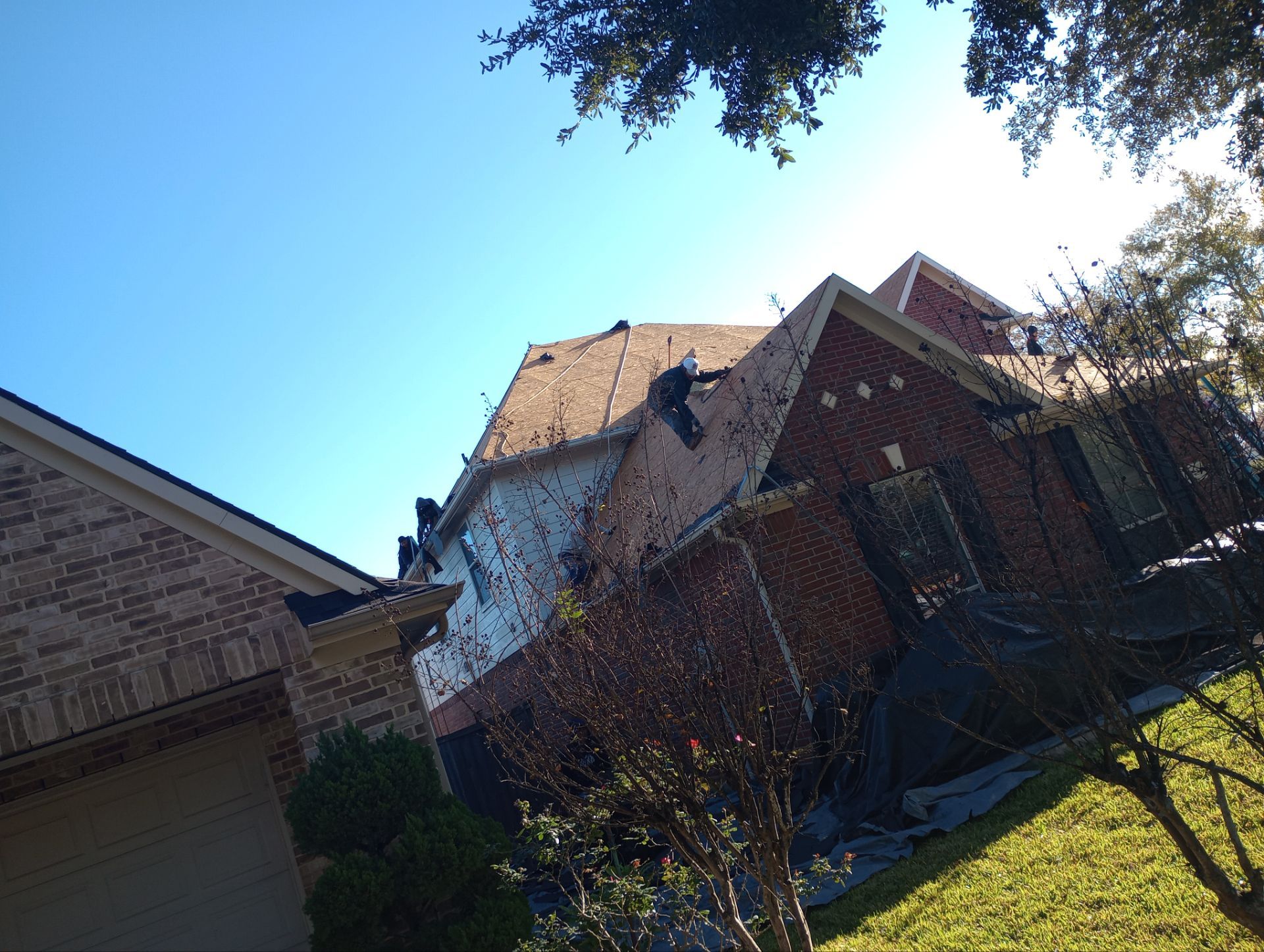 Residential Roofing Installation using Owen's Corning Duration (Lifetime) Shingles by Roof Repair Company