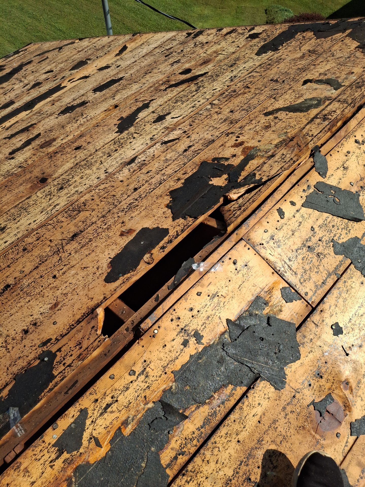 Residential Roofing Installation using GAF Timberline HDZ Charcoal by Rainstoppers Roofing