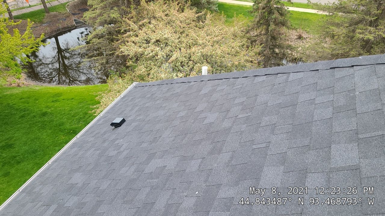 Eden Prairie, MN – Roof Replacement on Steep and High Roof by First Impressions Exteriors