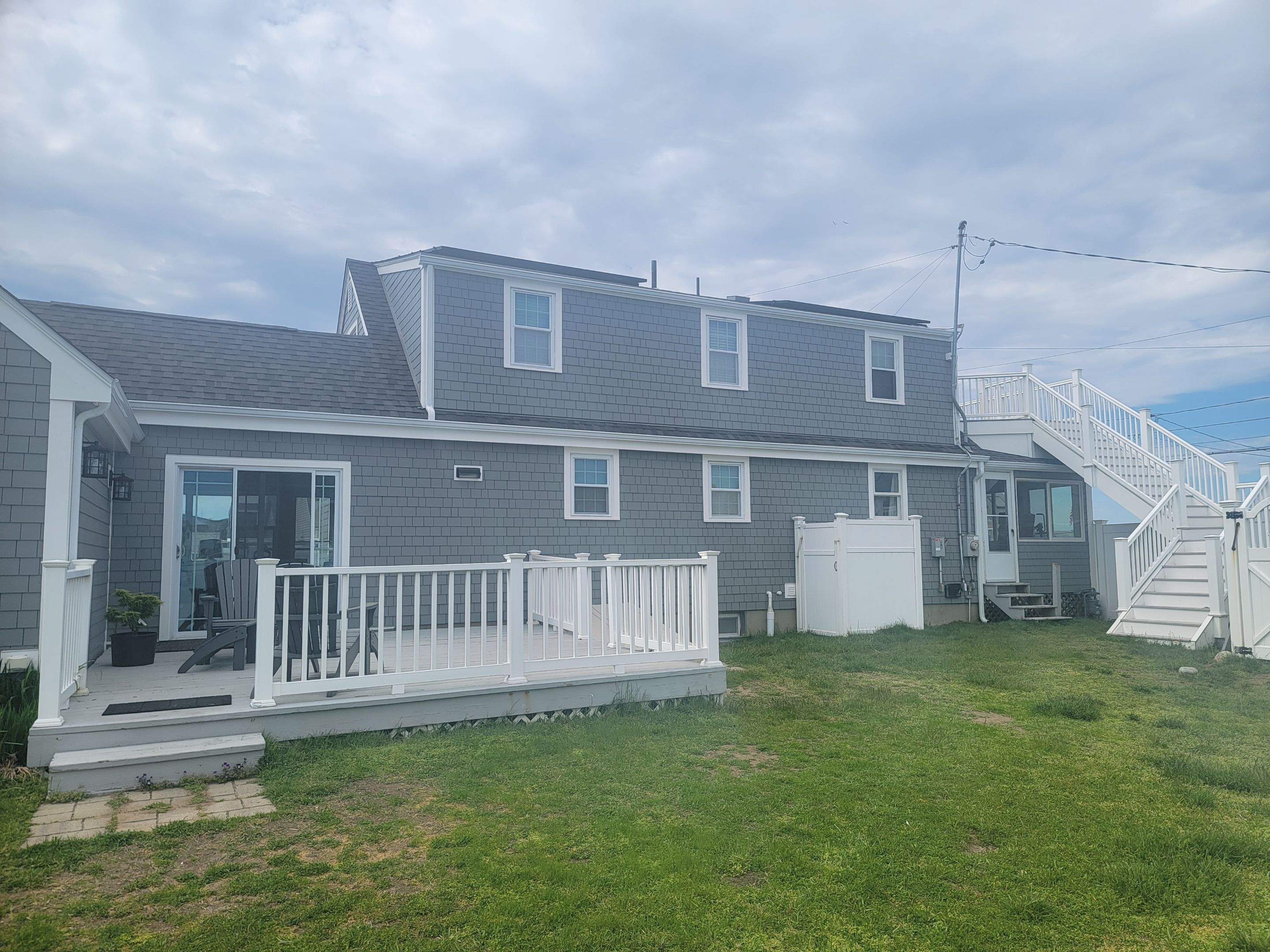 Siding Installation using James Hardie. Roof Installation using GAF by UBrothers Construction