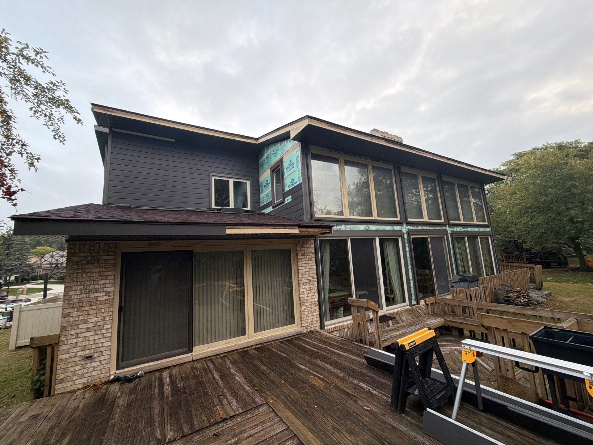Siding Replacement using Alside S7 Cedar Mill Grain Cast Iron by 180 Contractors