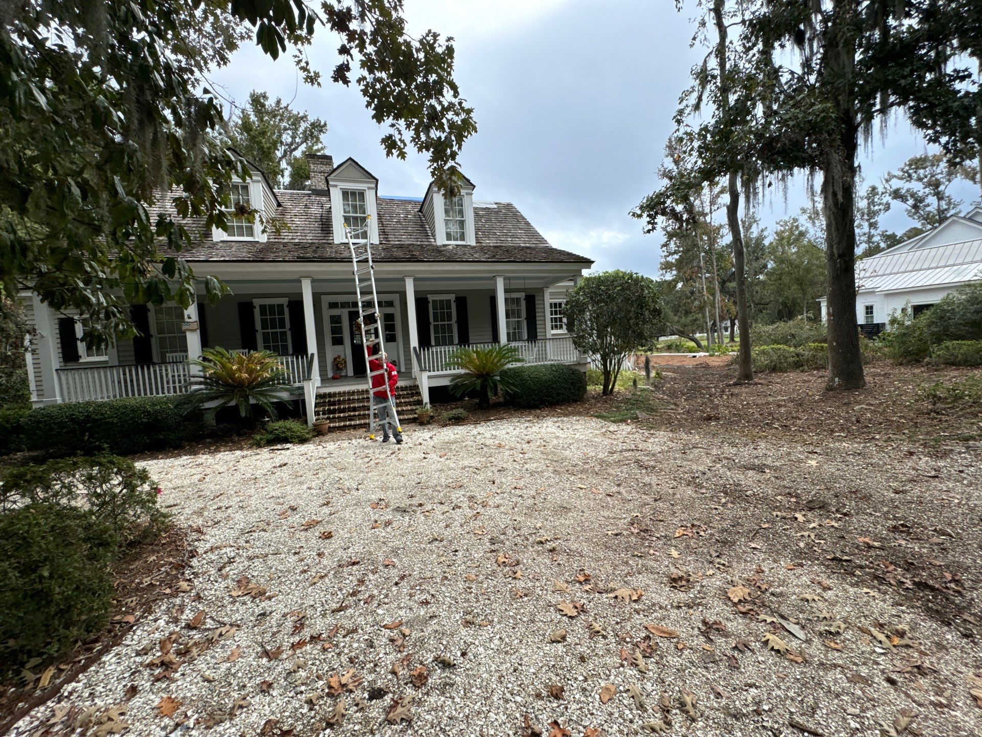 A Ford Plantation Classic by A Good Roofer Near Me 
